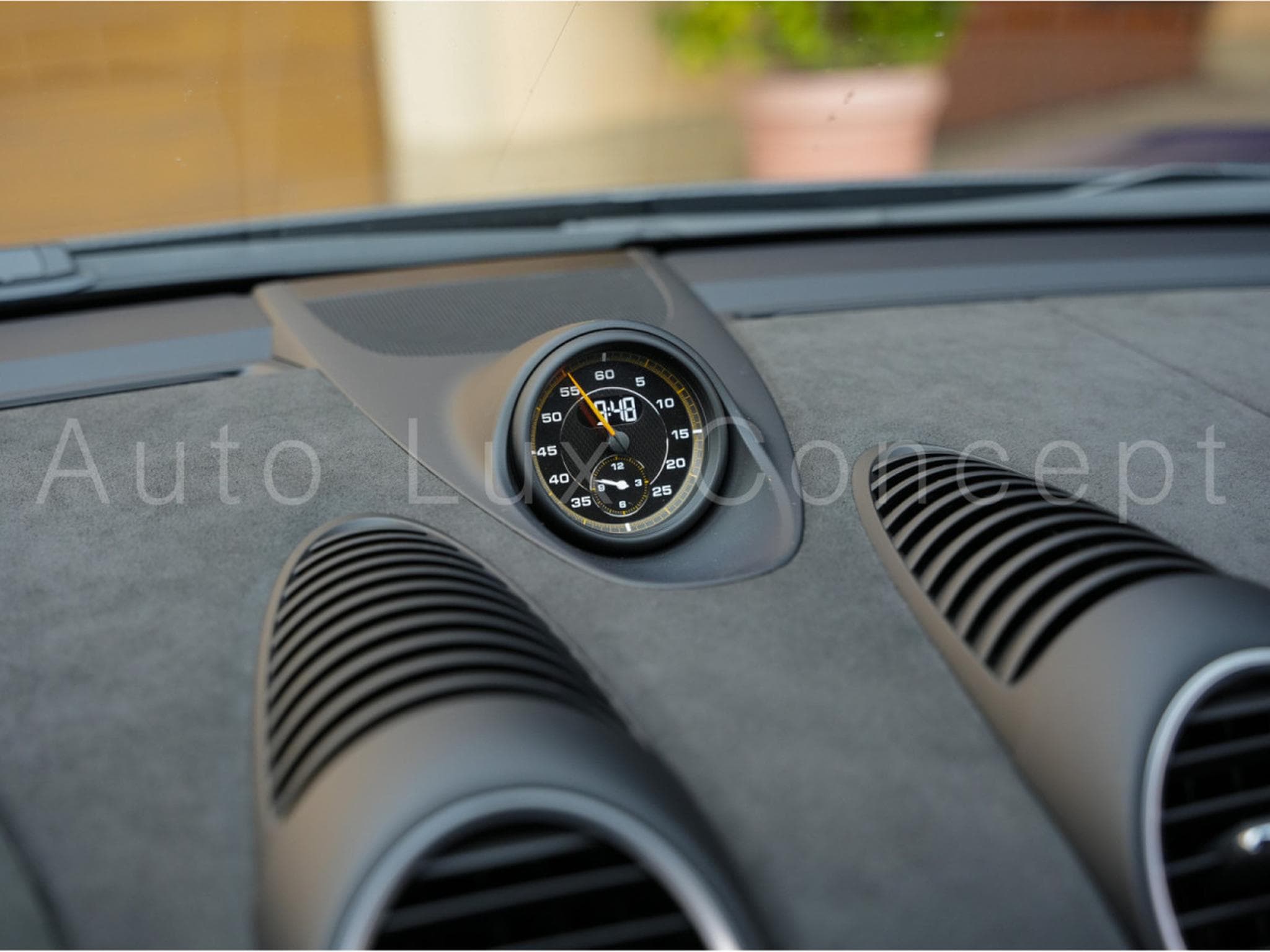 Porsche Cayman 718 GT4 RS Pack Weissach (2023) - Photo 25