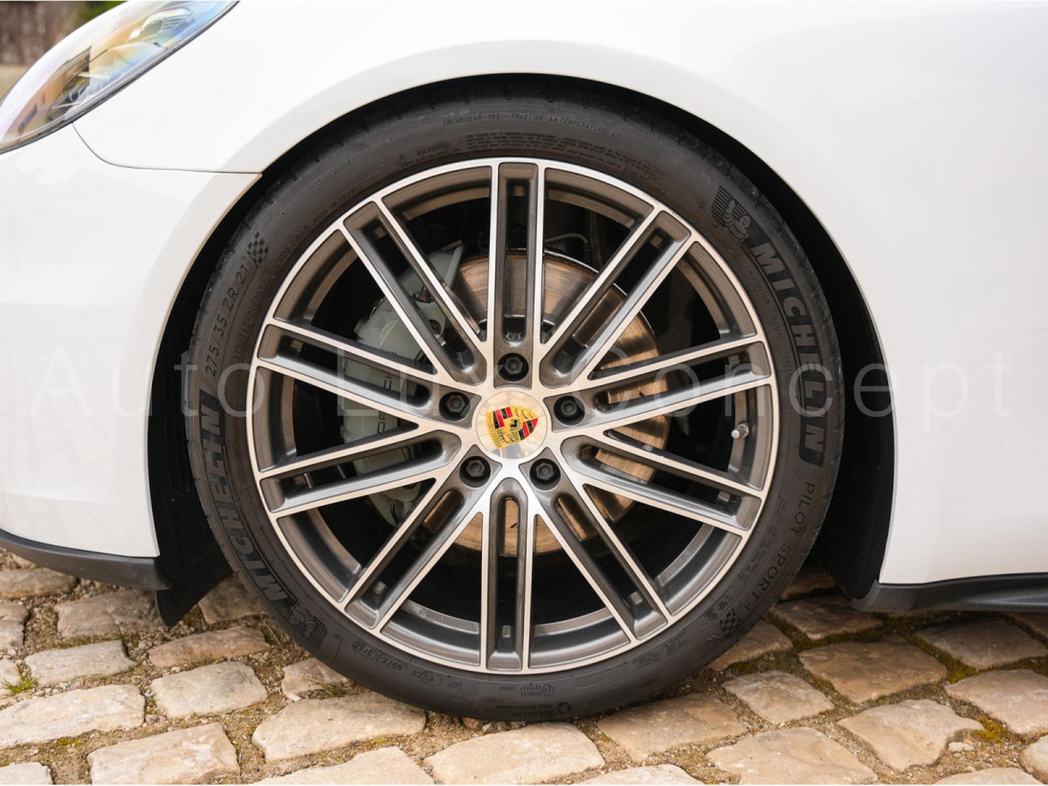 Porsche Panamera 4S Diesel (2017) - Photo 18