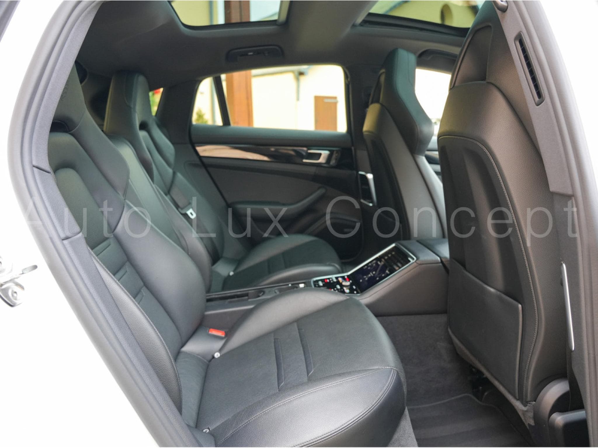 Porsche Panamera 4S Diesel (2017) - Photo 8