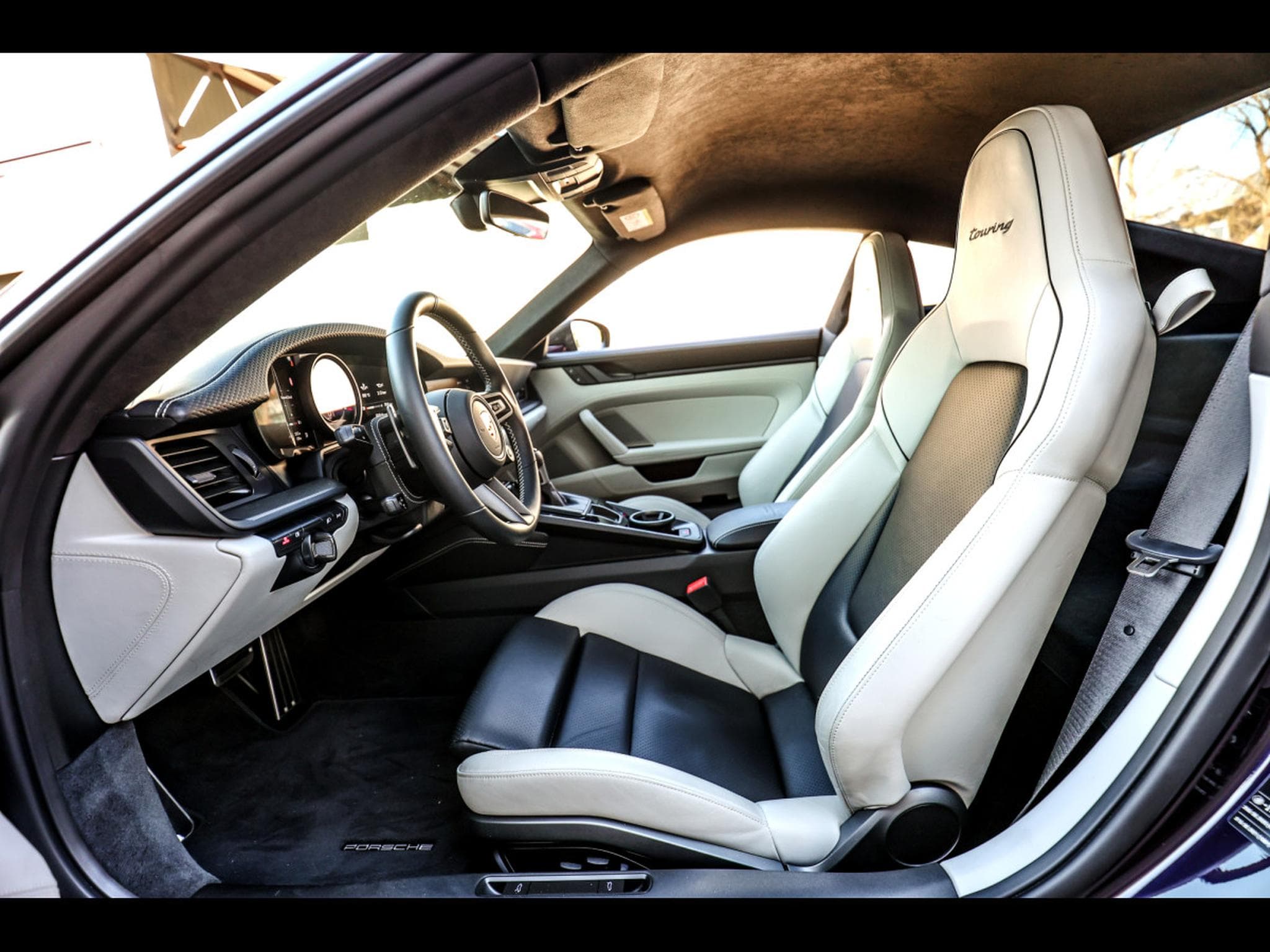 Porsche 911 (992.1) GT3 TOURING PDK – SONDERWUNSCH - VIOLA METALLIC PTS (2022) - Photo 13