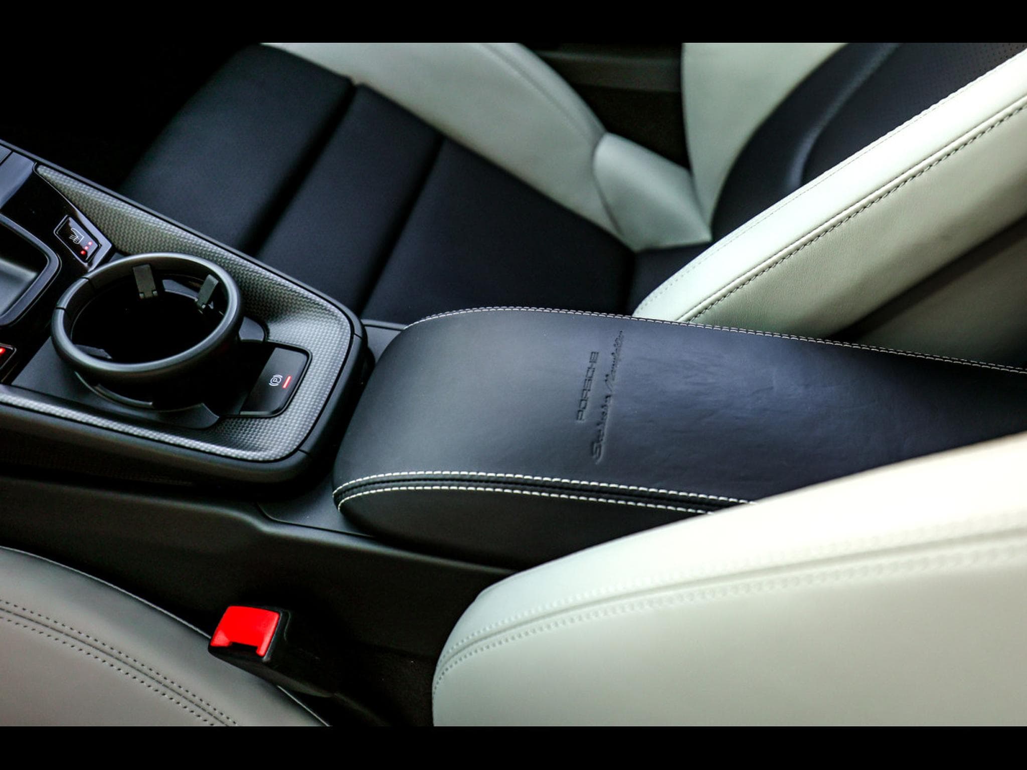 Porsche 911 (992.1) GT3 TOURING PDK – SONDERWUNSCH - VIOLA METALLIC PTS (2022) - Photo 23