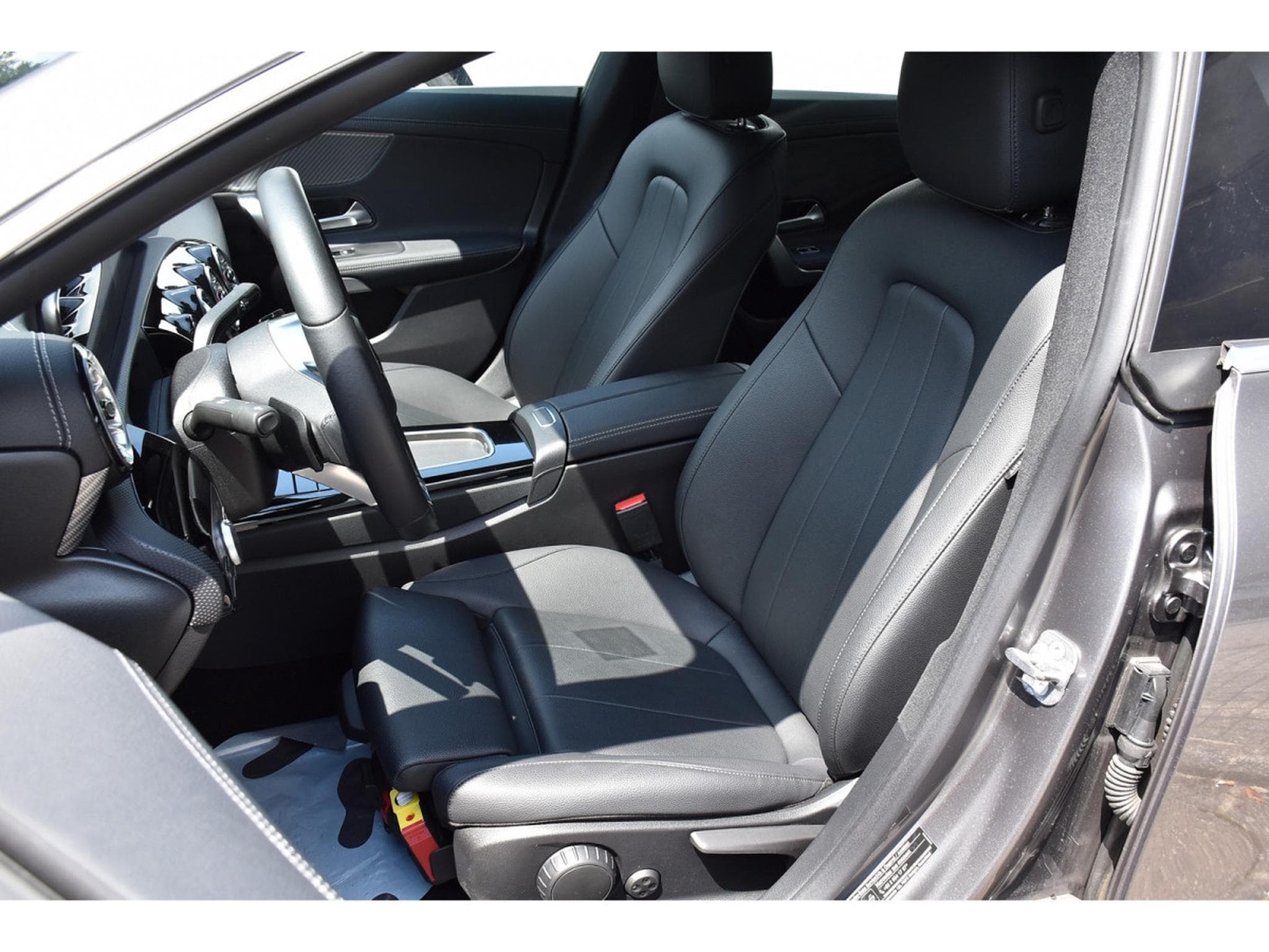 Mercedes CLA 180 CDI Progressive 8G-DCT CUIR GPS LANE CAM 1° MAIN (2025) - Photo 6