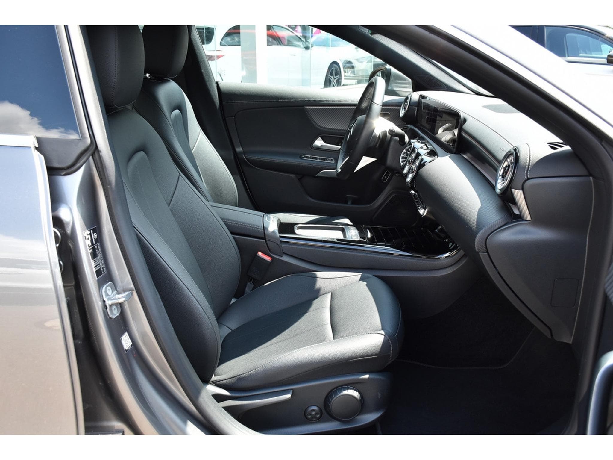 Mercedes CLA 180 CDI Progressive 8G-DCT CUIR GPS LANE CAM 1° MAIN (2025) - Photo 7