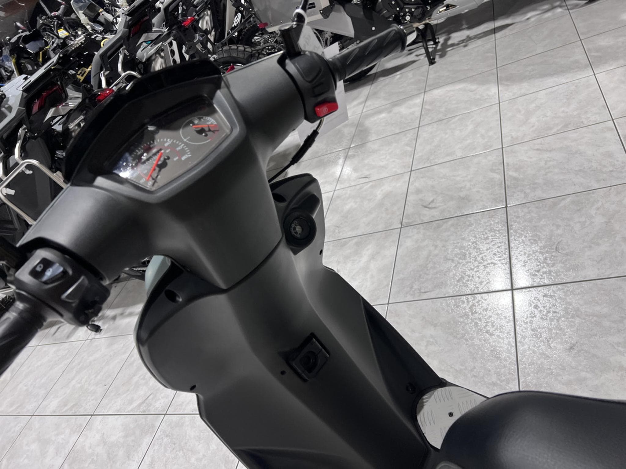 Peugeot Kisbee CL A   25 km/h (2026) - Foto 6