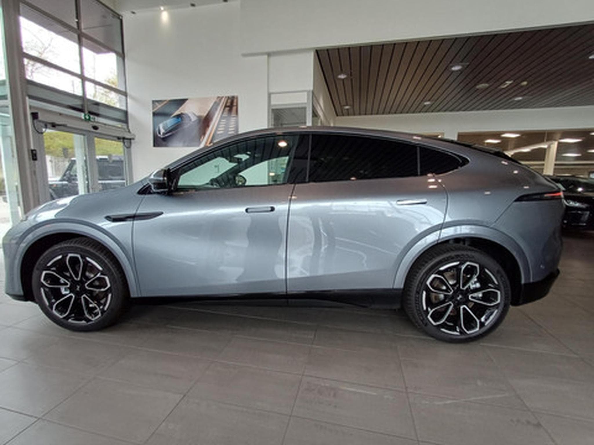 Xpeng G6 New AWD Performan BEV 81KWH Performance AWD (2026) - Photo 10