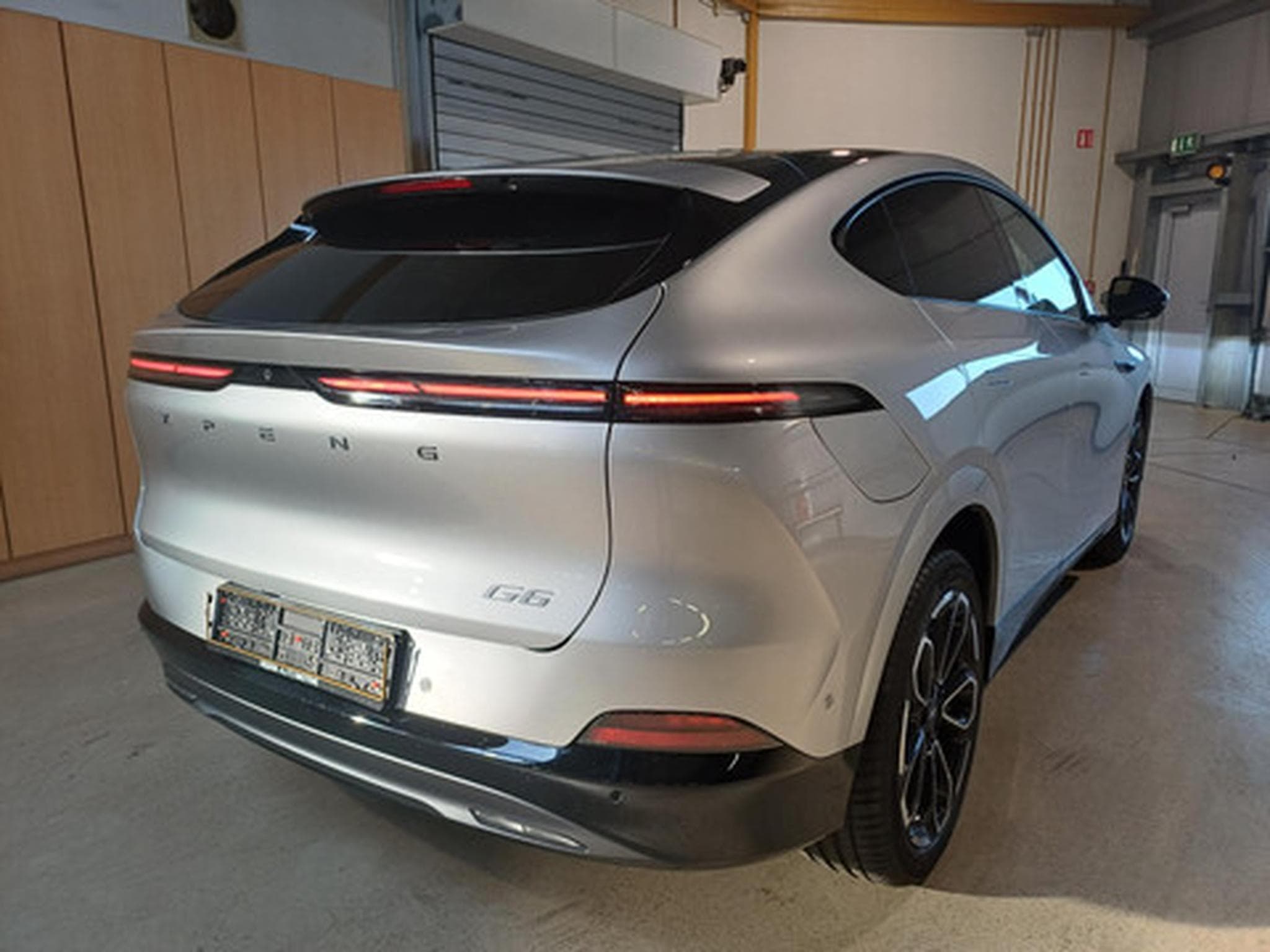 Xpeng G6 New AWD Performan BEV 81KWH Performance AWD (2026) - Photo 4