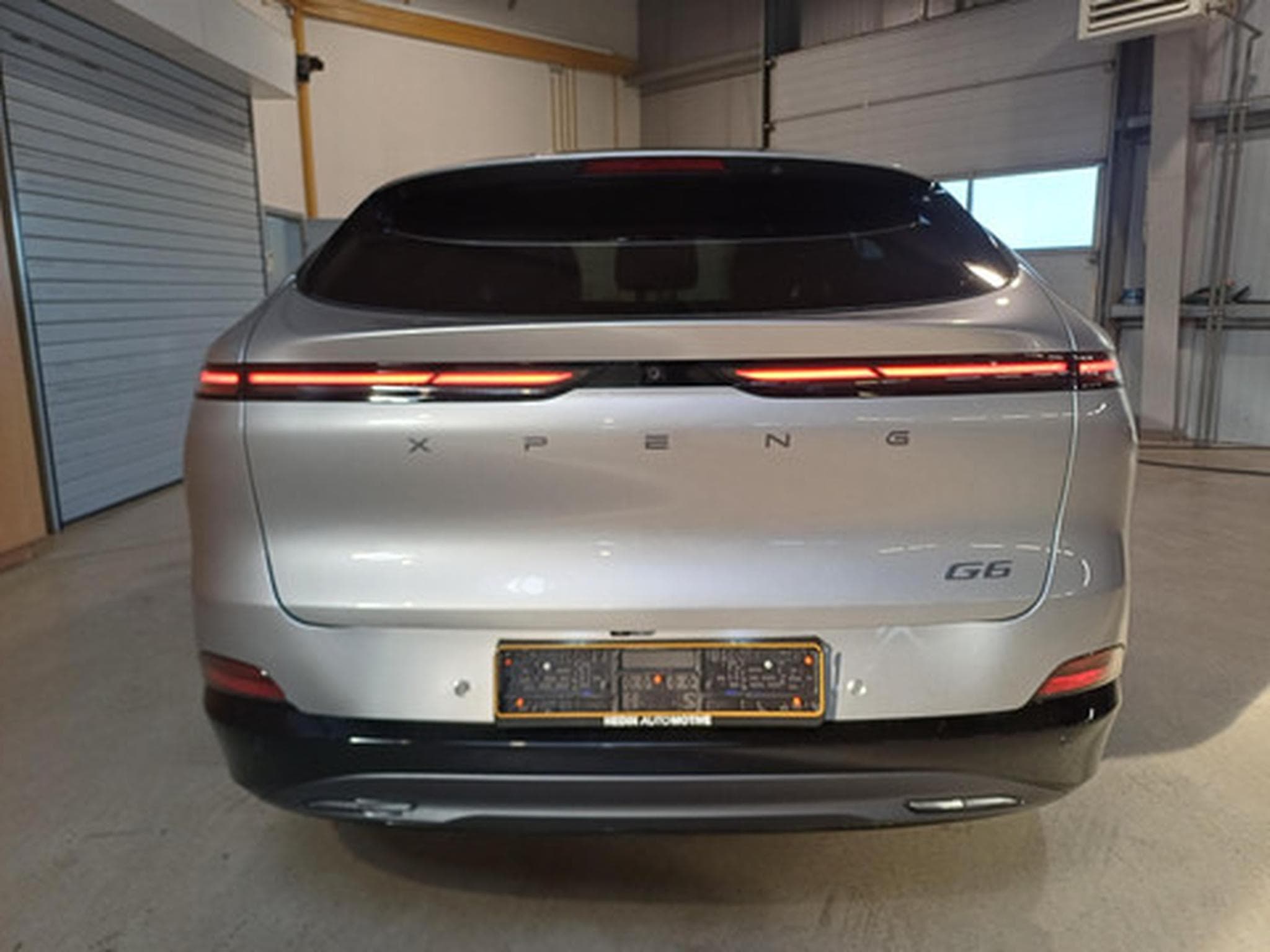 Xpeng G6 New AWD Performan BEV 81KWH Performance AWD (2026) - Photo 5