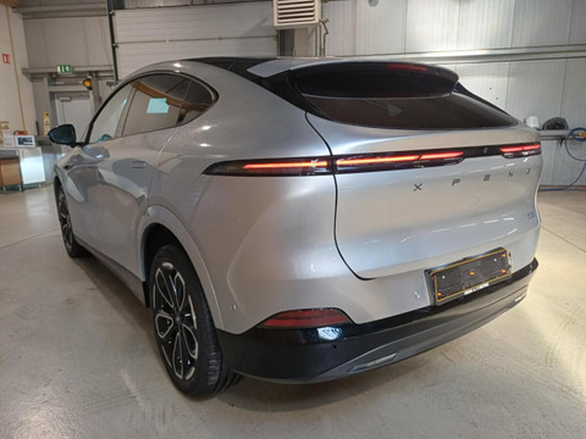 Xpeng G6 New AWD Performan BEV 81KWH Performance AWD (2026) - Photo 6