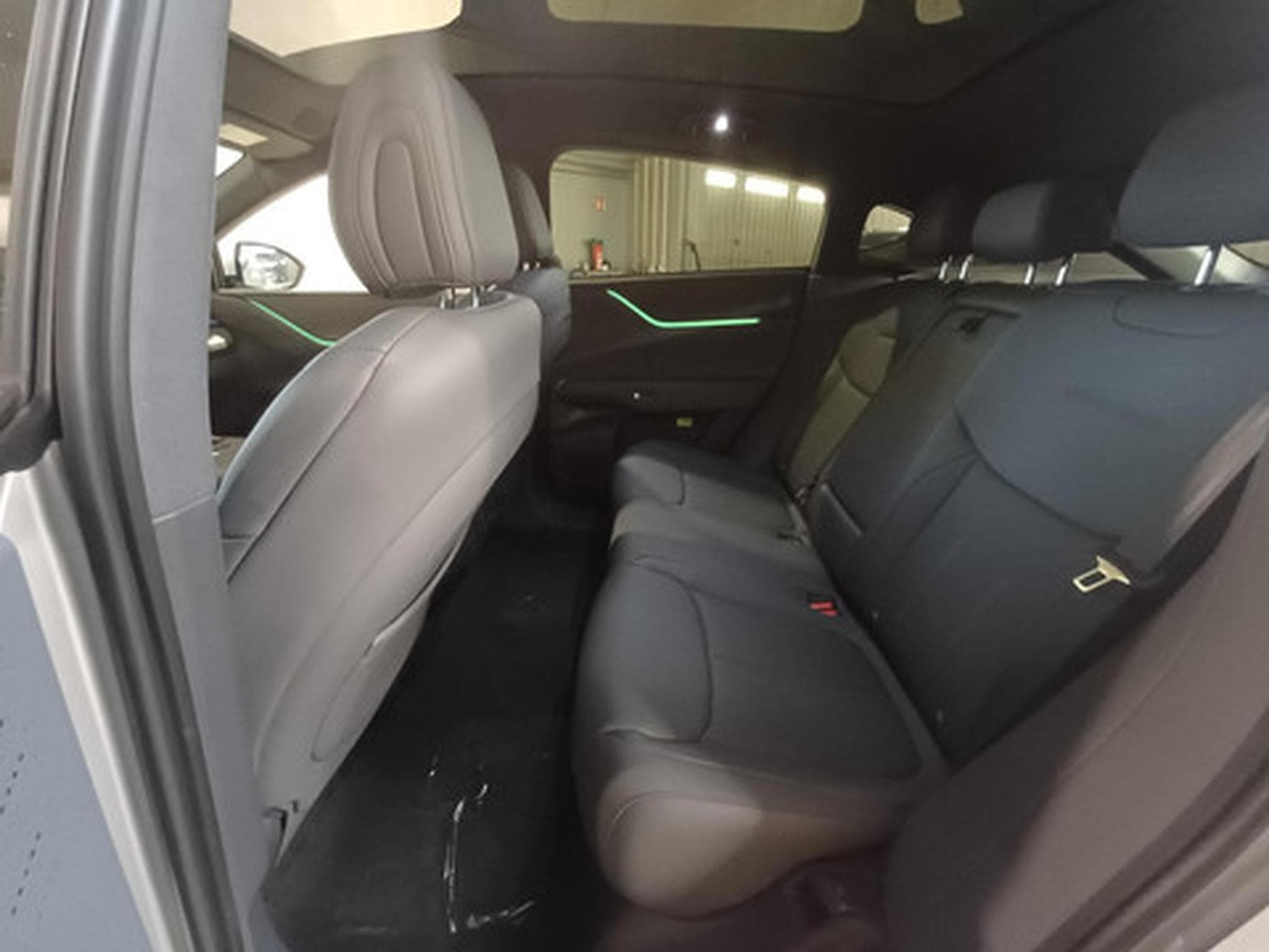 Xpeng G6 New AWD Performan BEV 81KWH Performance AWD (2026) - Photo 9