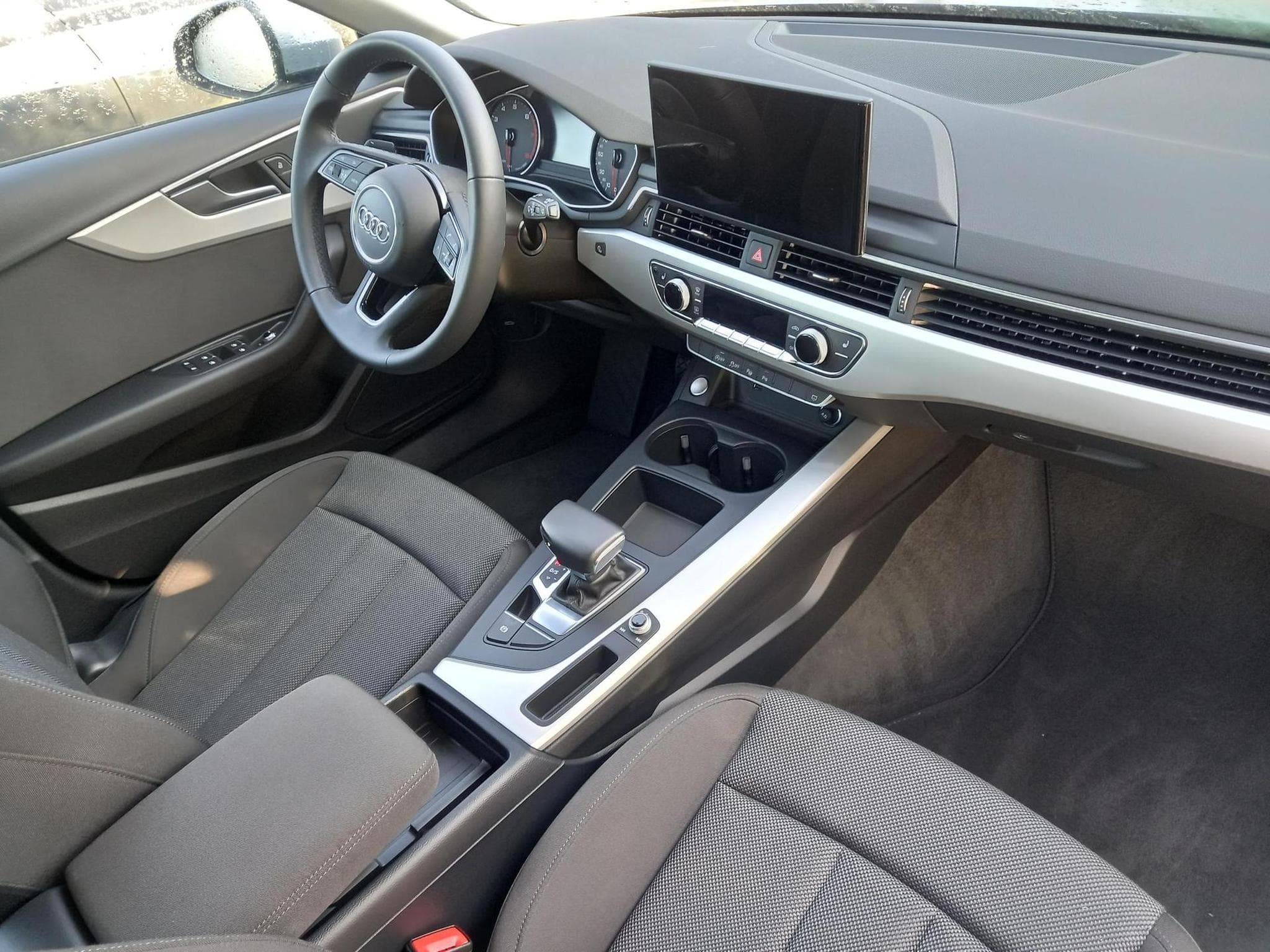 Audi A4 Avant 35 TFSI (2024) - Photo 12