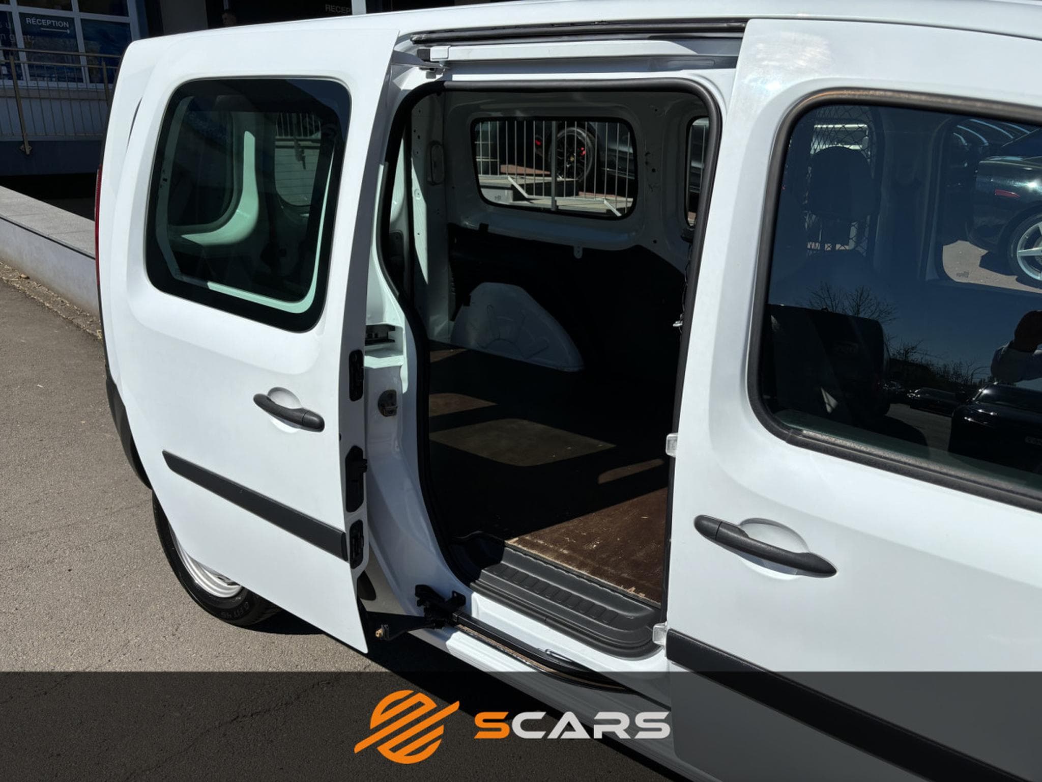 Renault Kangoo 1.5 DCI Maxi L2  95cv (2021) - Foto 9