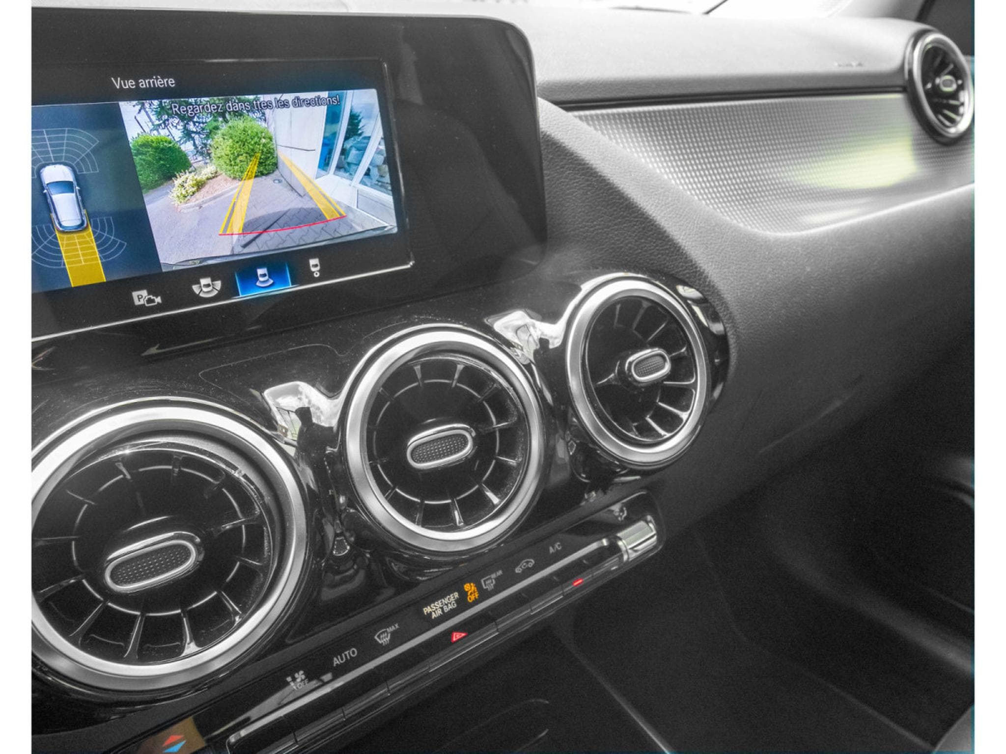 Mercedes GLA 180 GLA 180/APPLECARPLAY/AMG/18/KAMERA/LED/MERCEDES SERVICE (2021) - Photo 14