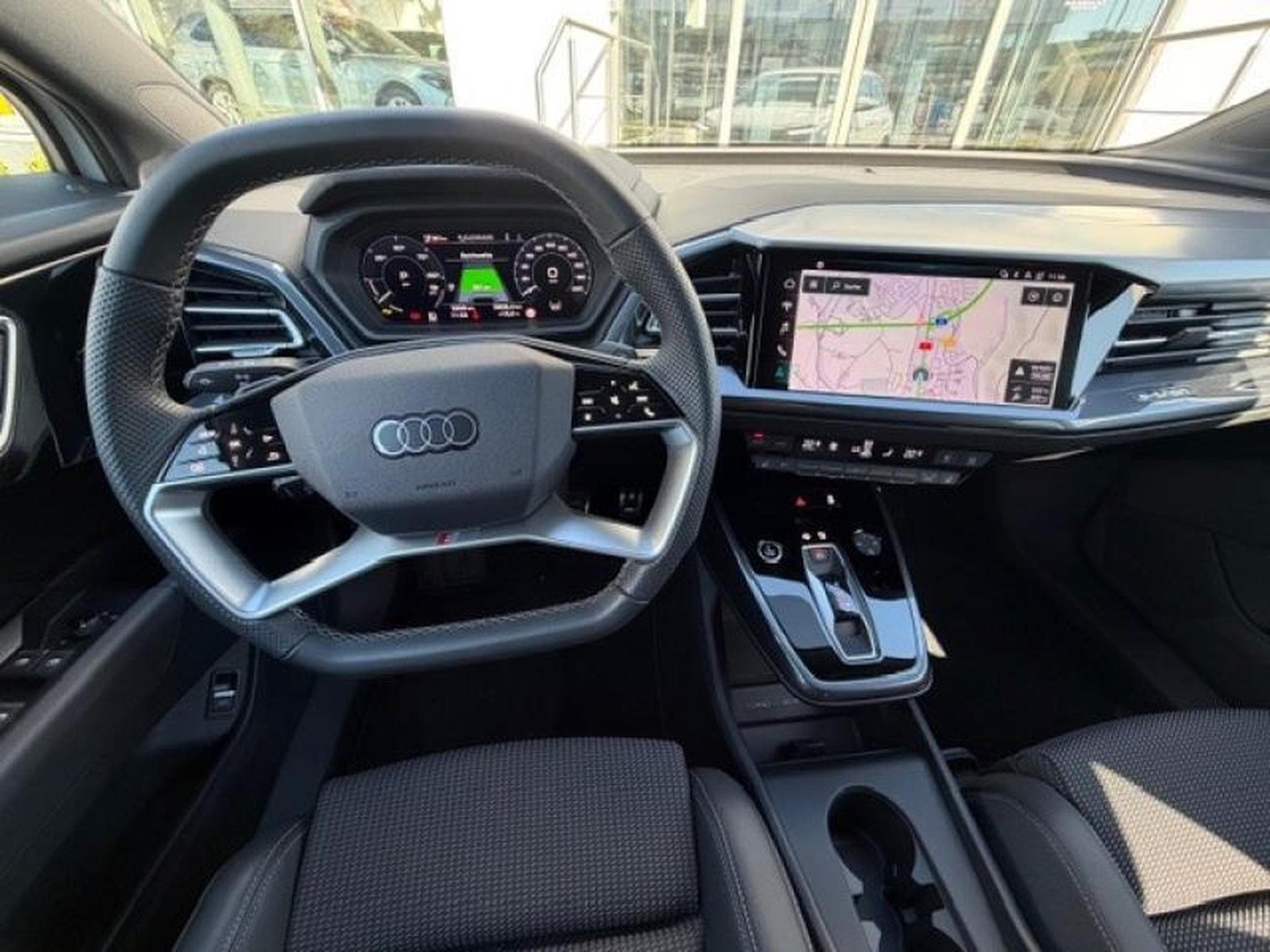 Audi Q4 e-tron 45 e-tron (2024) - Photo 14