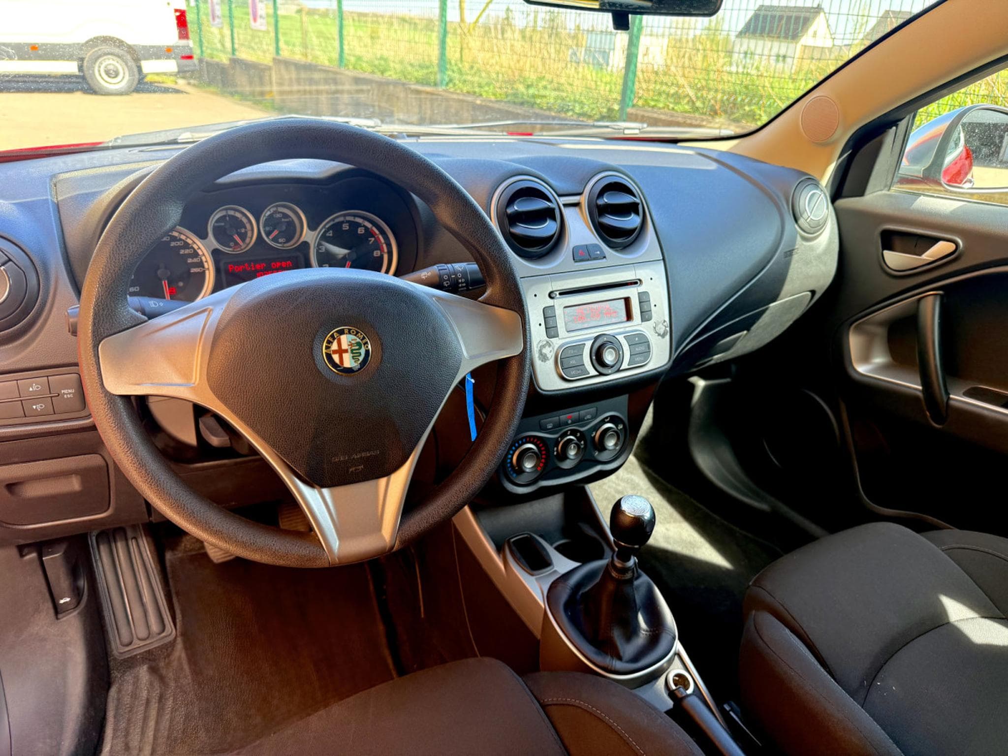 Alfa-Romeo Mito 1.4i Turismo clim (2012) - Photo 5