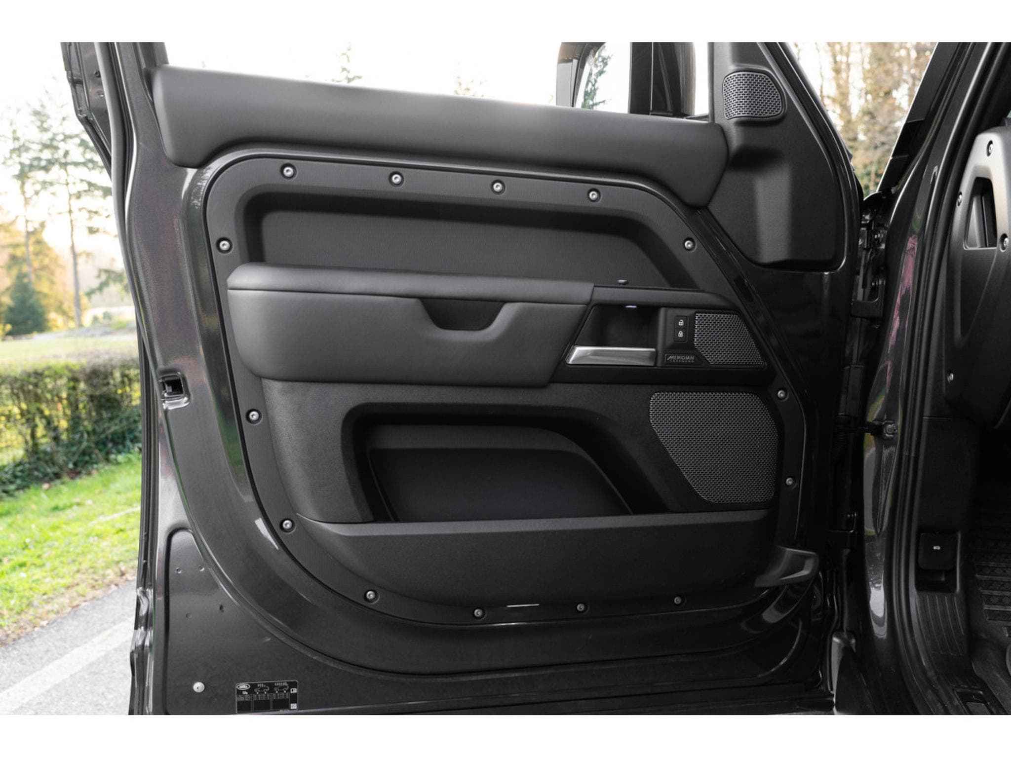 Land-Rover Defender 110 V8 - Meridian Surround - Toit panoramique - Caméra 360° (2022) - Photo 13