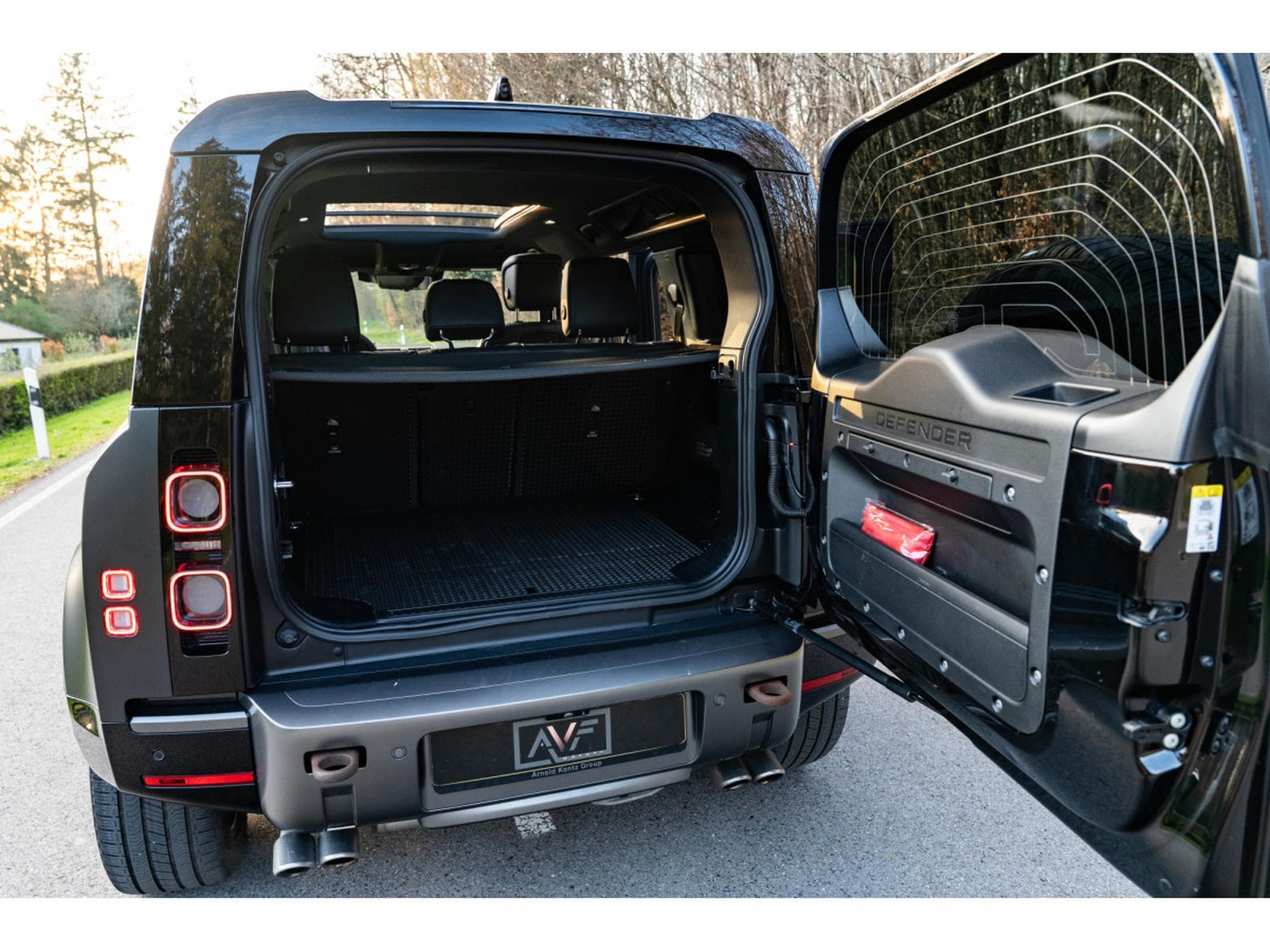 Land-Rover Defender 110 V8 - Meridian Surround - Toit panoramique - Caméra 360° (2022) - Photo 14