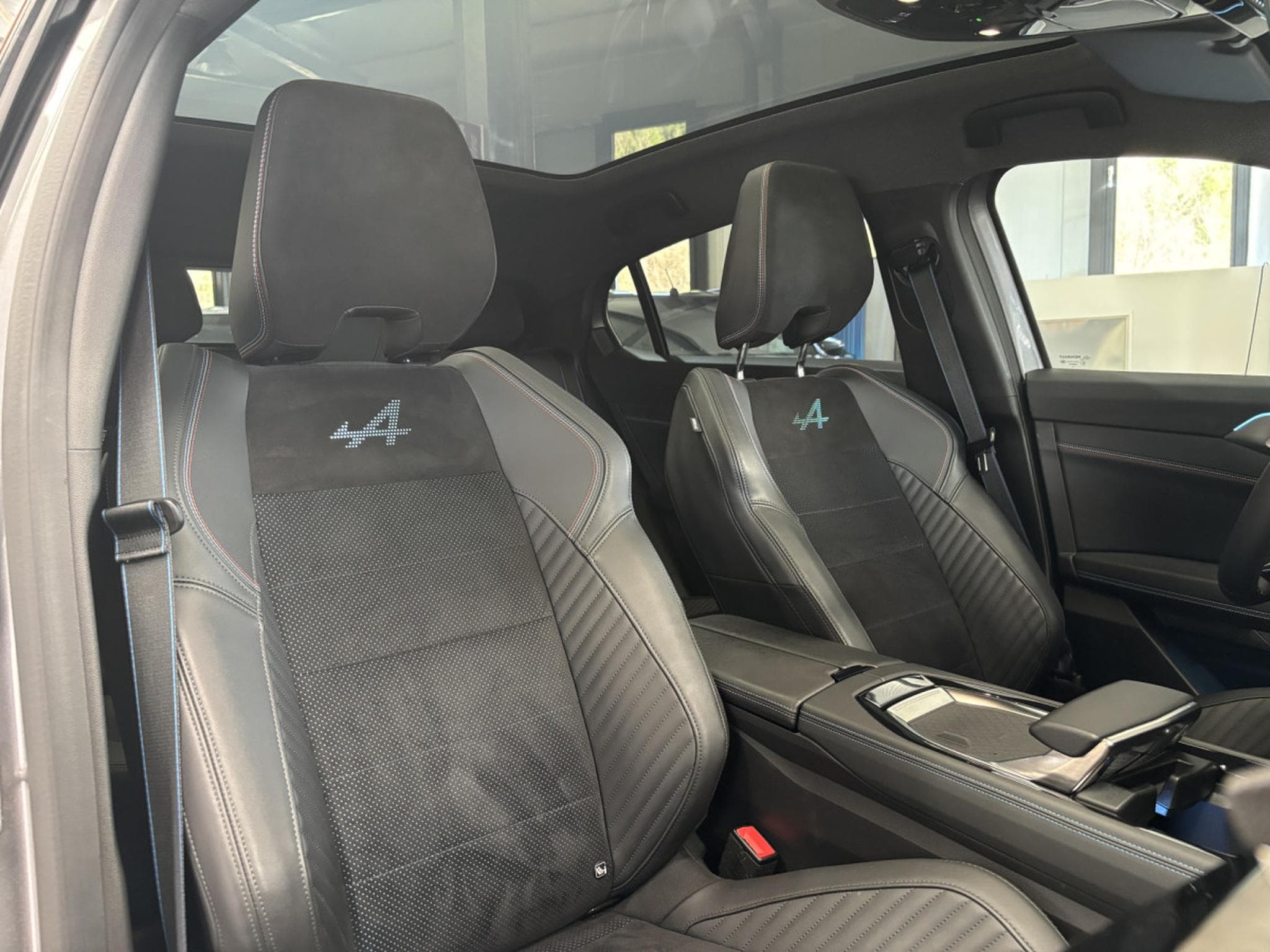 Renault Rafale Esprit Alpine 200 Full Hybrid 4 Control (2025) - Photo 12