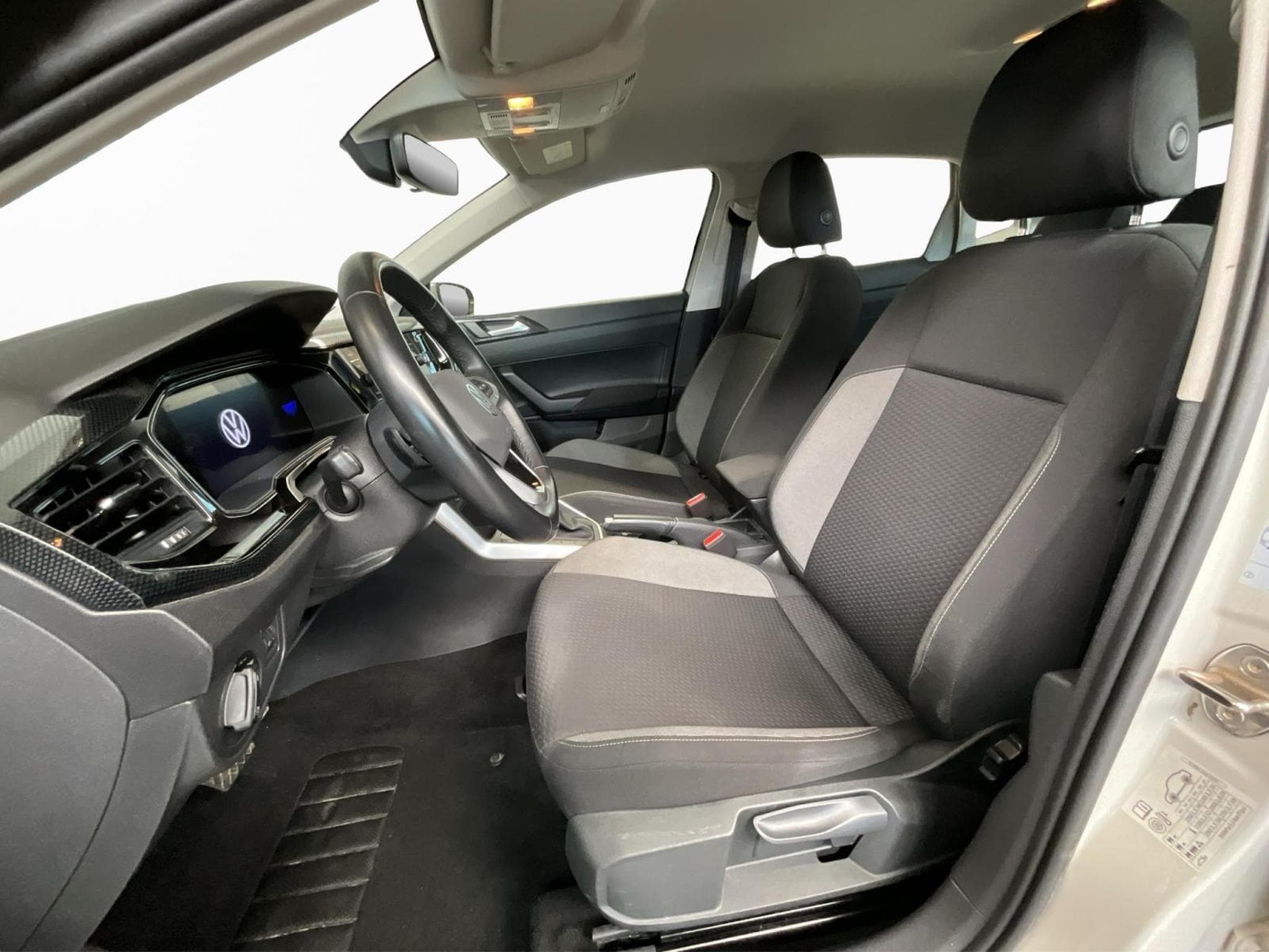 VW Polo Life+DSG+RearView+LED (2023) - Photo 9