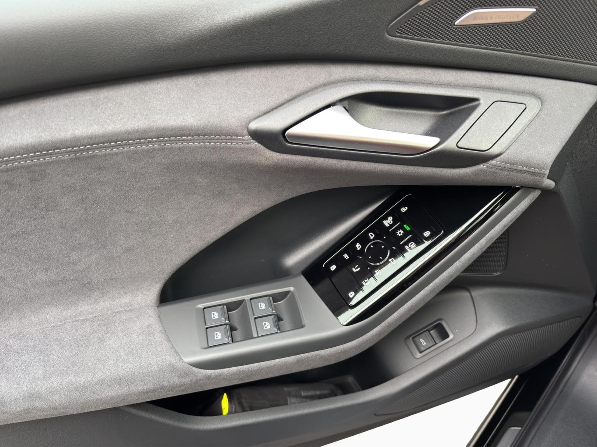 Audi SQ6 e-tron SUV (2026) - Photo 14