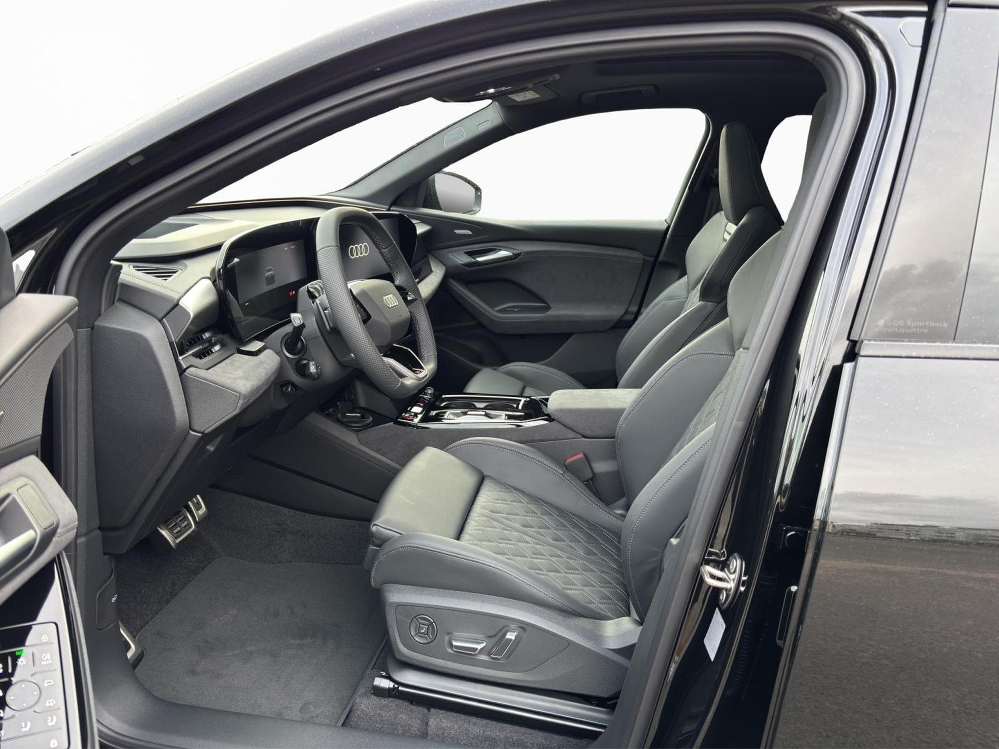 Audi SQ6 e-tron SUV (2026) - Photo 9