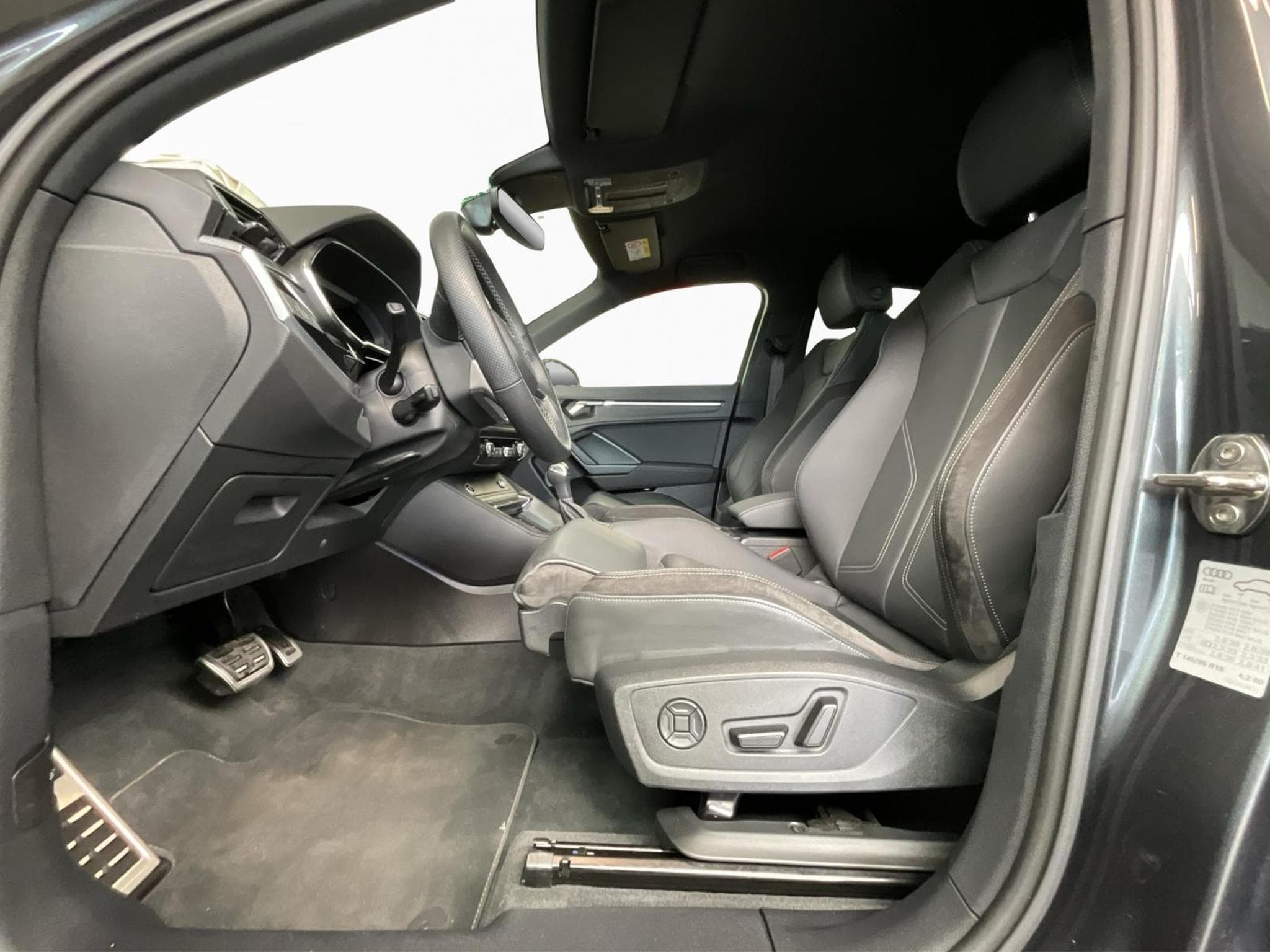 Audi Q3 SB+S-line+S-Tronic+35TDI+P.Premium (2022) - Photo 9