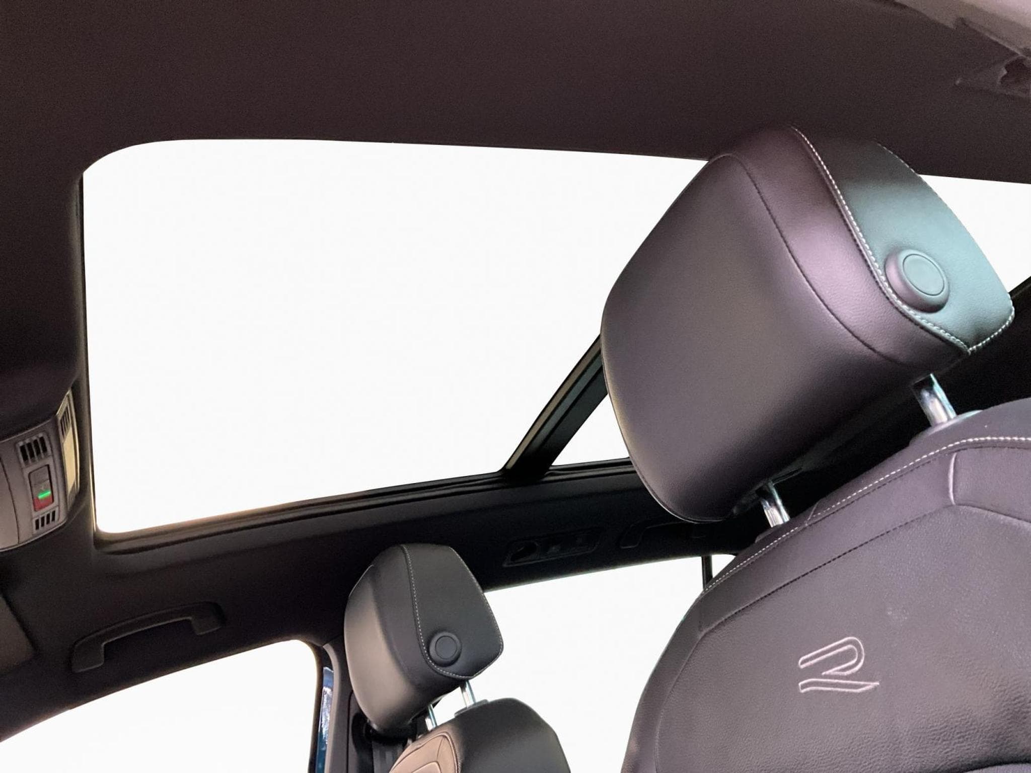 VW Tiguan R-Line+DSG+4M+Matrix-LED+Pano+AHK (2022) - Photo 15