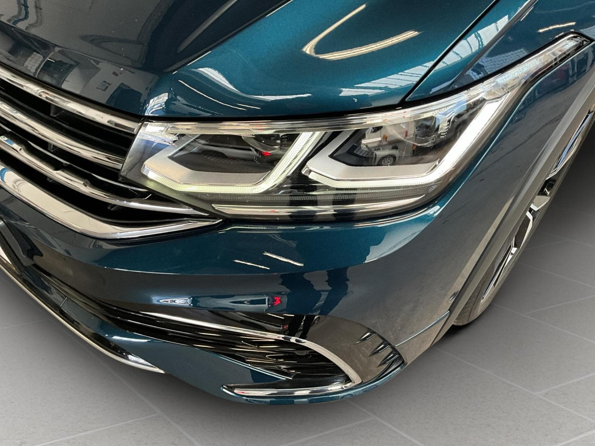 VW Tiguan R-Line+DSG+4M+Matrix-LED+Pano+AHK (2022) - Photo 18