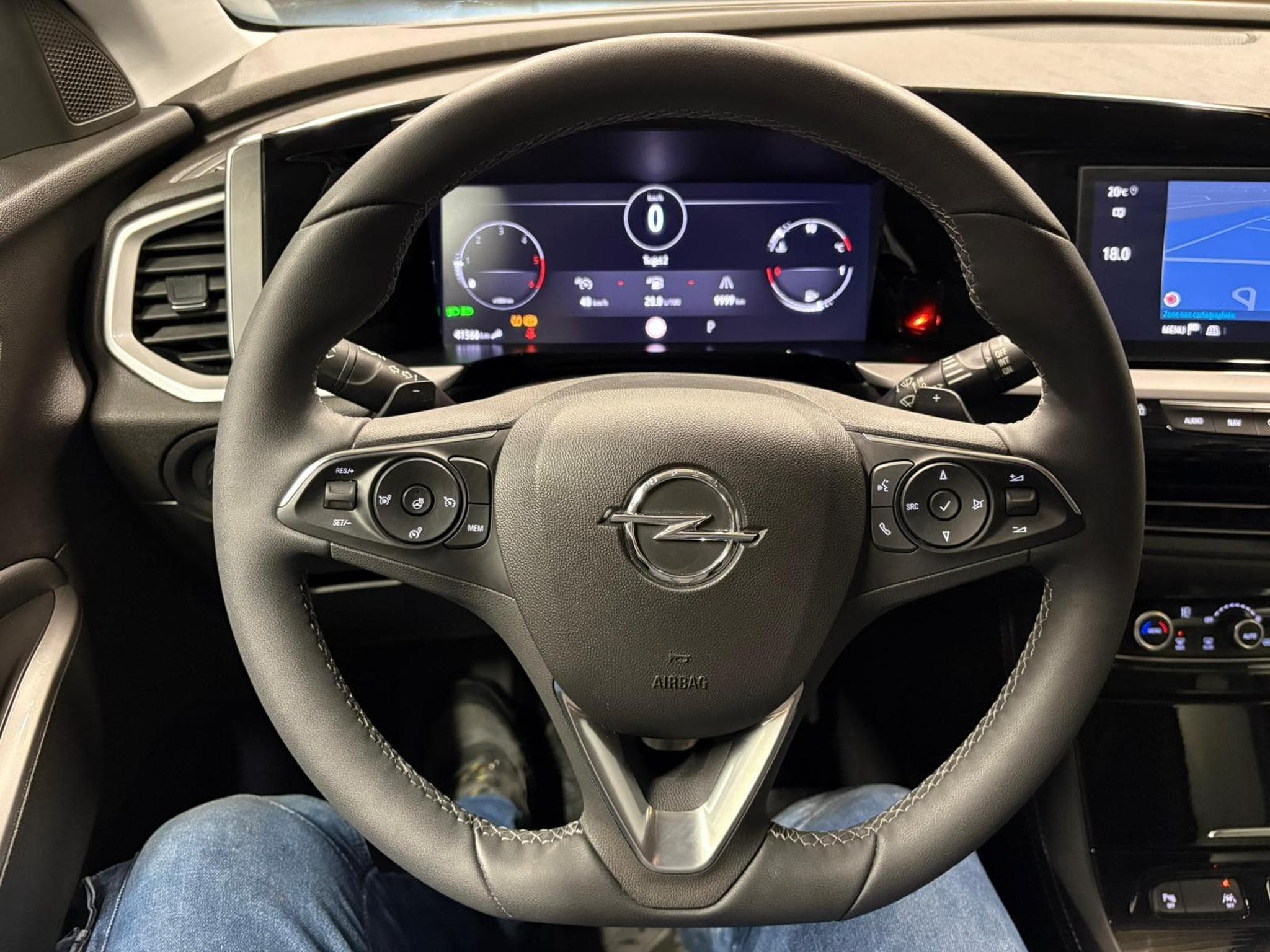 Opel Grandland ULTIMATE 1.5 DIESEL 130 EAT8 (2024) - Photo 10