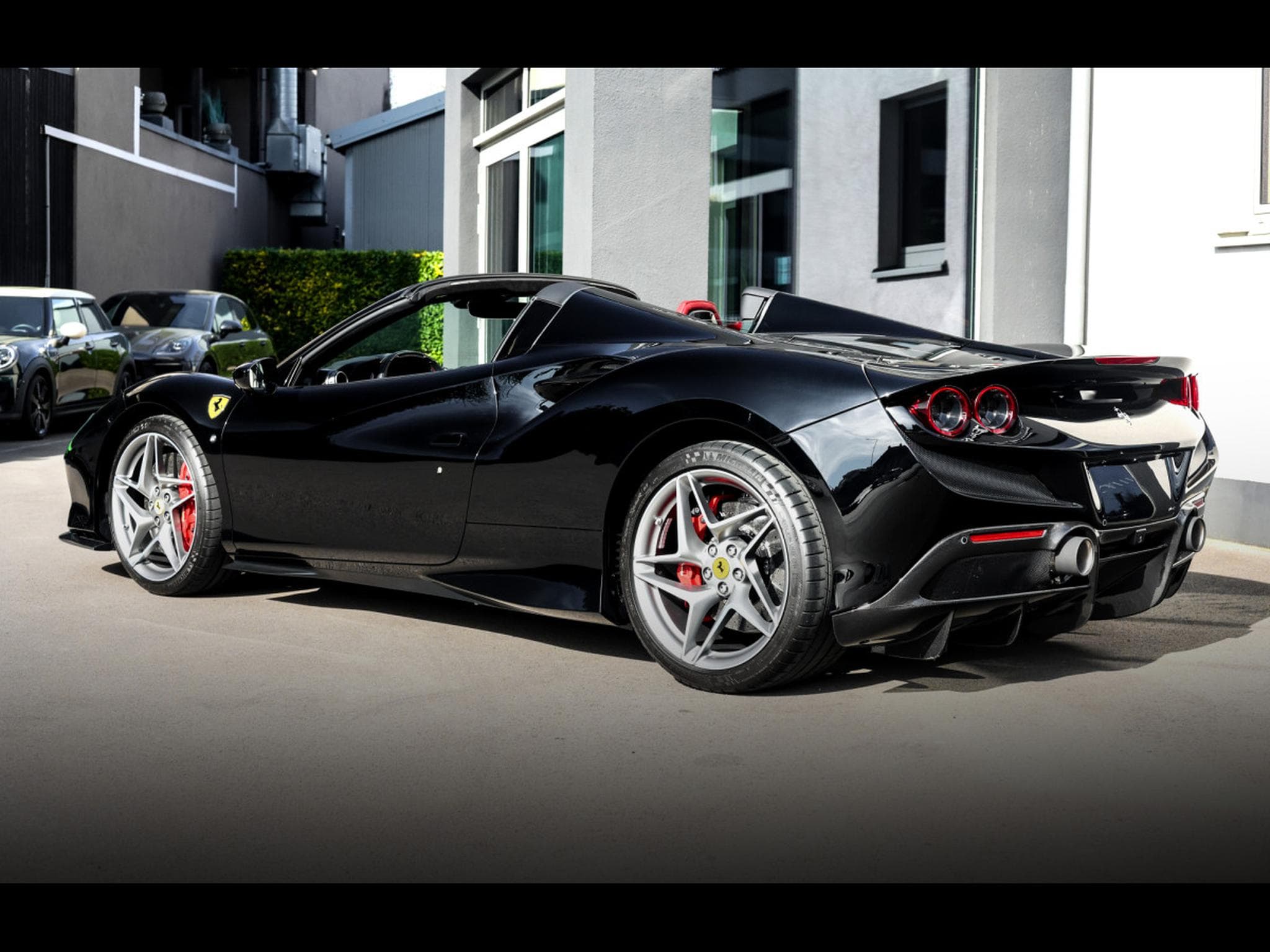 Ferrari F8 Spider 3.9 V8 (720 CH) - NERO B/B 1250 (4-LAYER PAINT EXTRAR (2023) - Foto 3