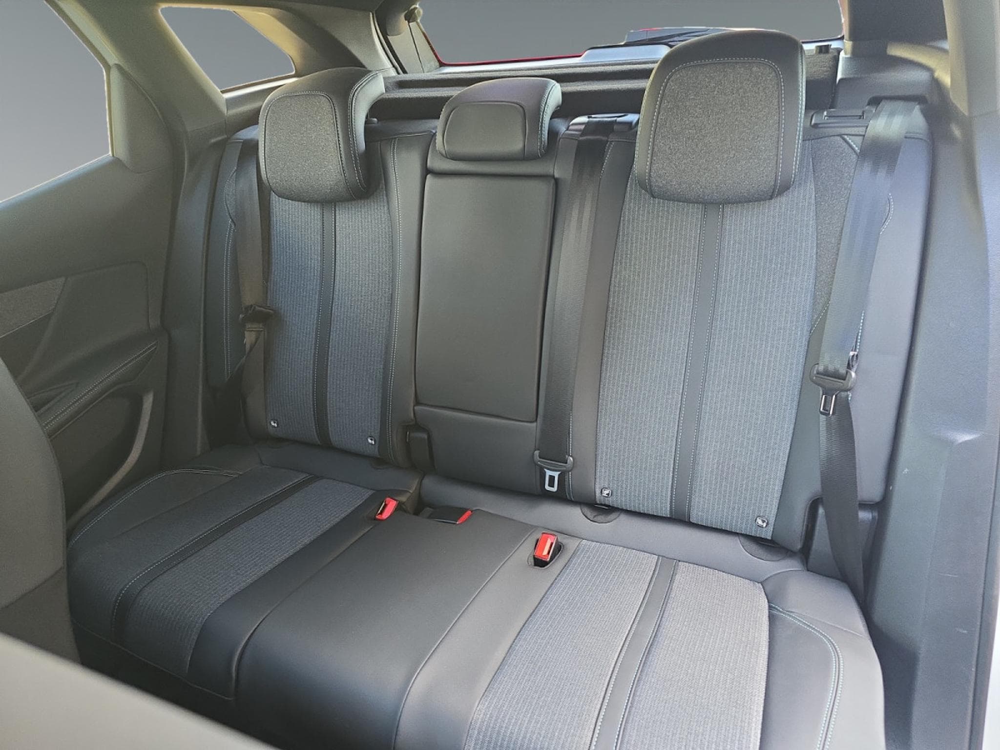 Peugeot 3008 1.2 PureTech GT (EU6.4) (2023) - Photo 14