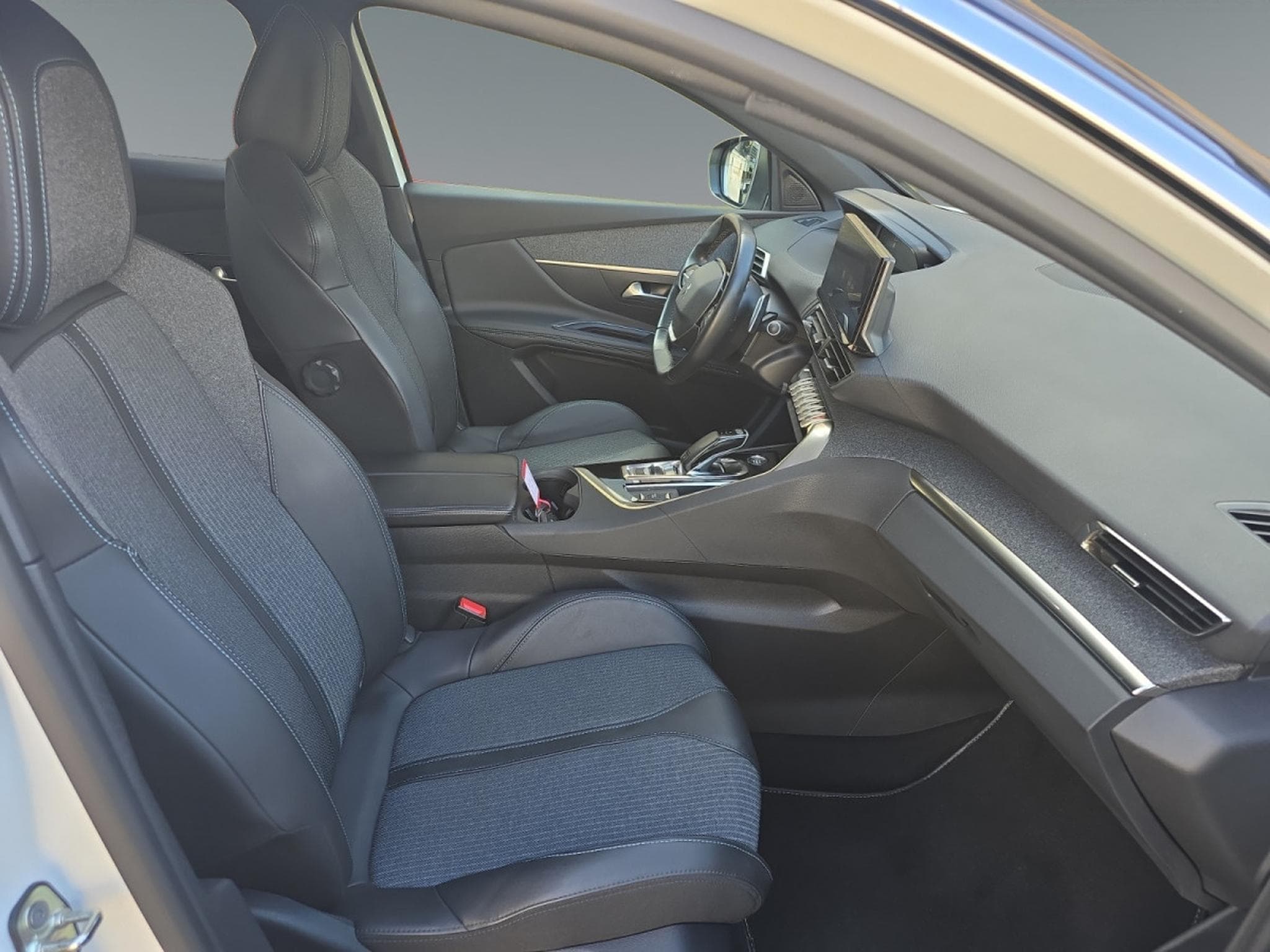 Peugeot 3008 1.2 PureTech GT (EU6.4) (2023) - Photo 15