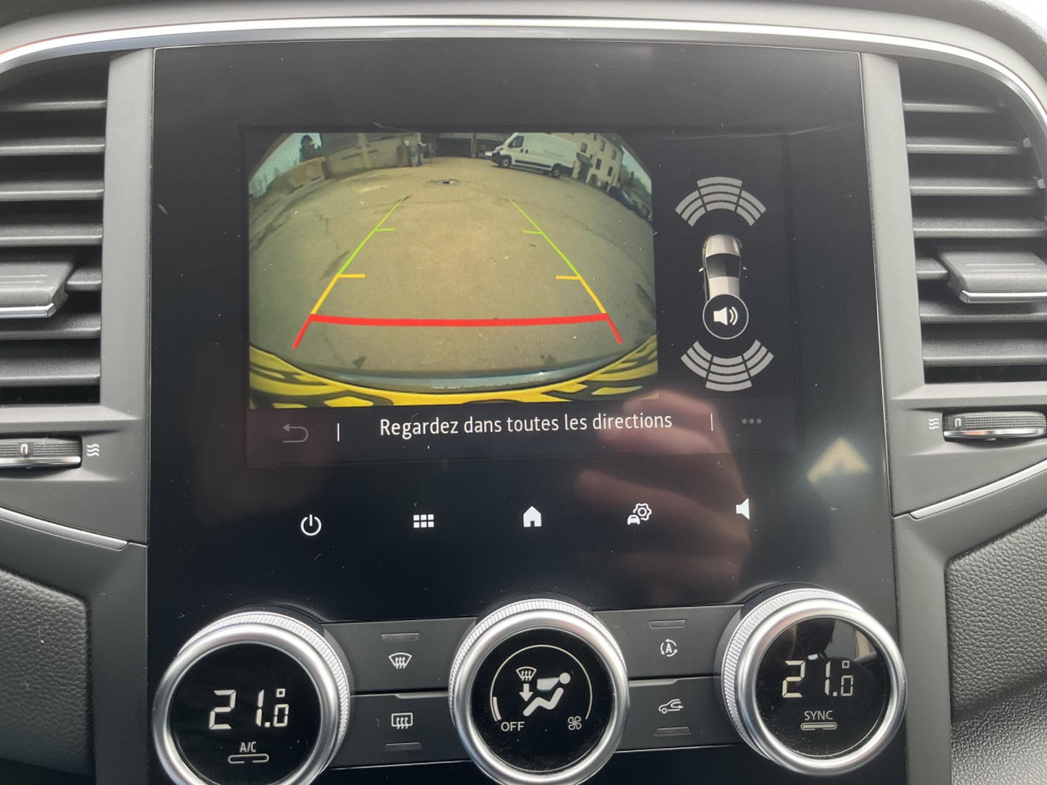 Renault Megane 1.5 Blue dCi Equilibre Automatique (2023) - Photo 13