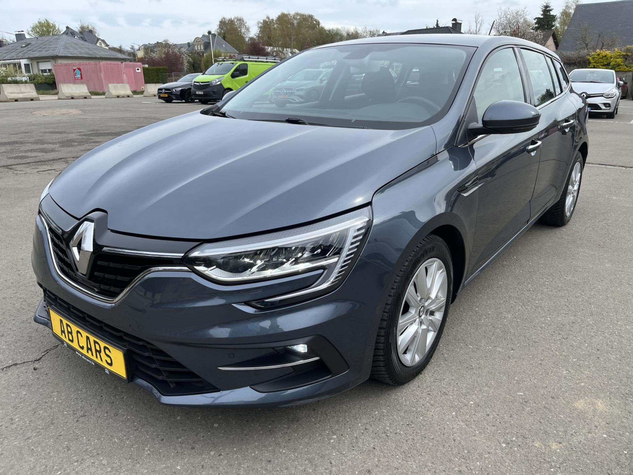 Renault Megane 1.5 Blue dCi Equilibre Automatique (2023) - Photo 19