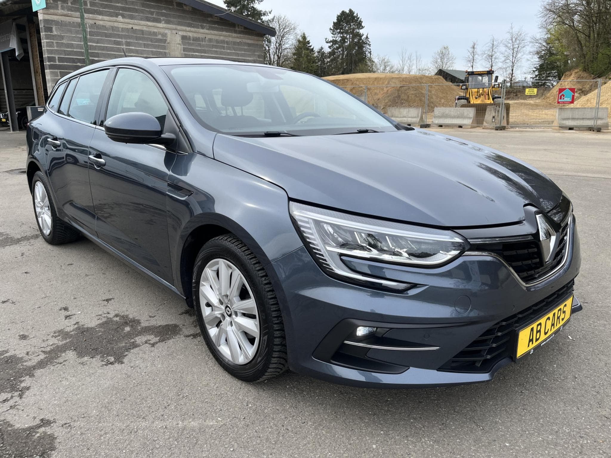 Renault Megane 1.5 Blue dCi Equilibre Automatique (2023) - Photo 3