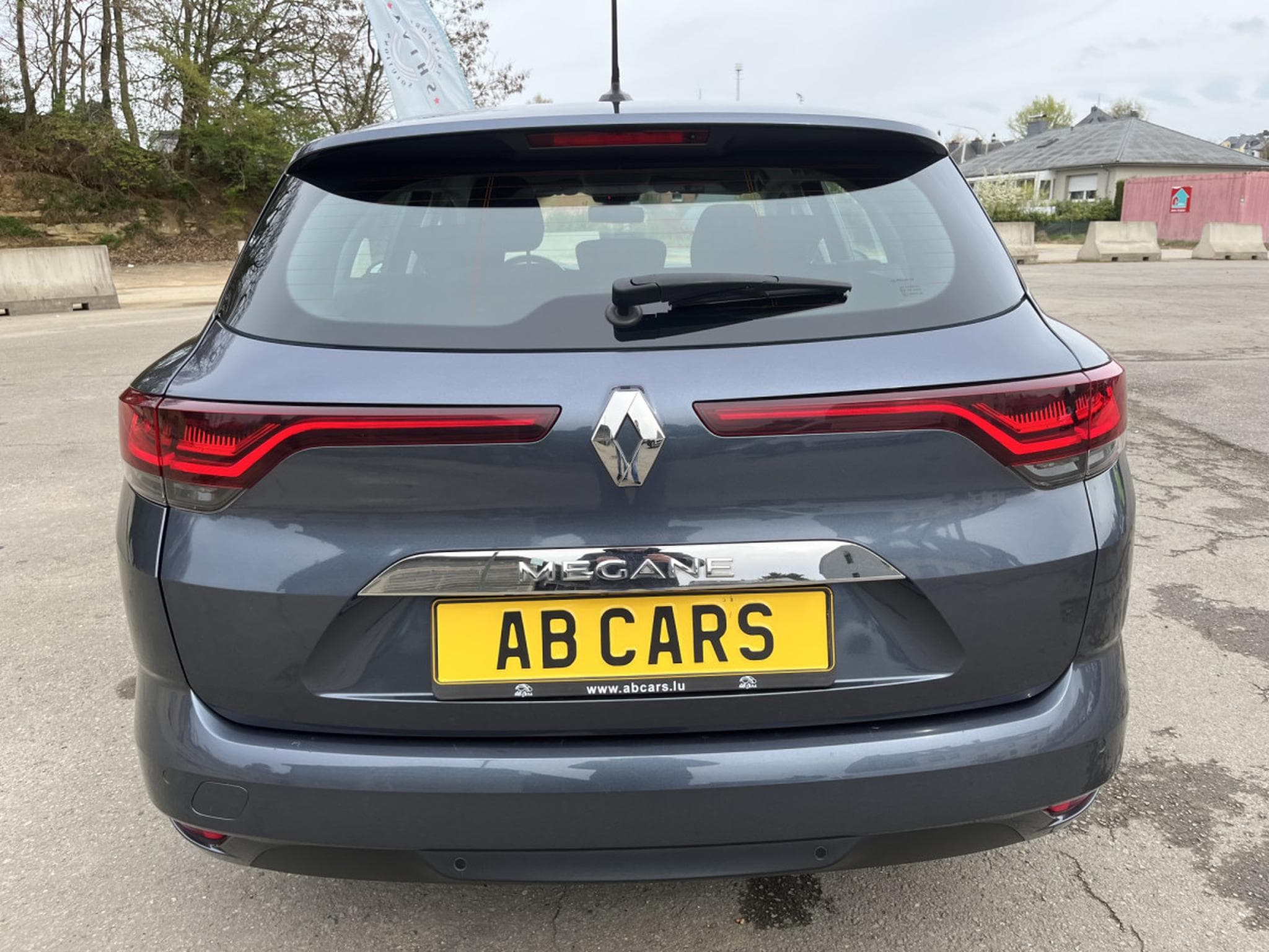 Renault Megane 1.5 Blue dCi Equilibre Automatique (2023) - Photo 5