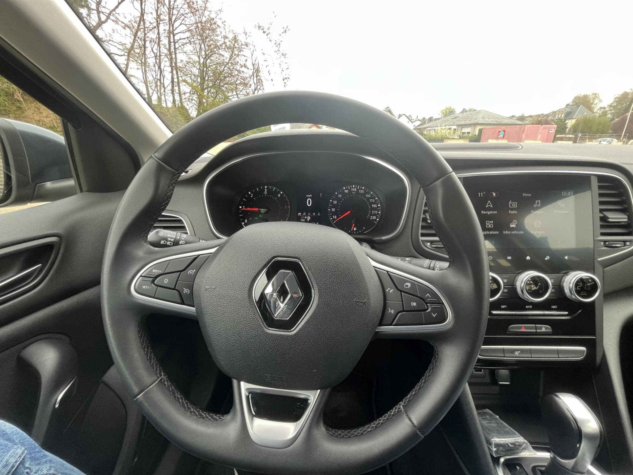 Renault Megane 1.5 Blue dCi Equilibre Automatique (2023) - Photo 9