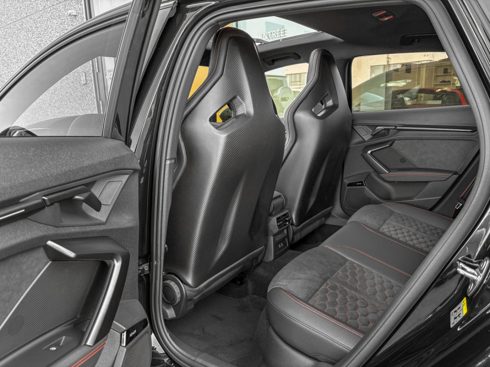 Audi RS3 Sportback 2.5 TFSI quattro/Pano/CARBON19//360°/SONOS/MATRIX (2026) - Photo 14