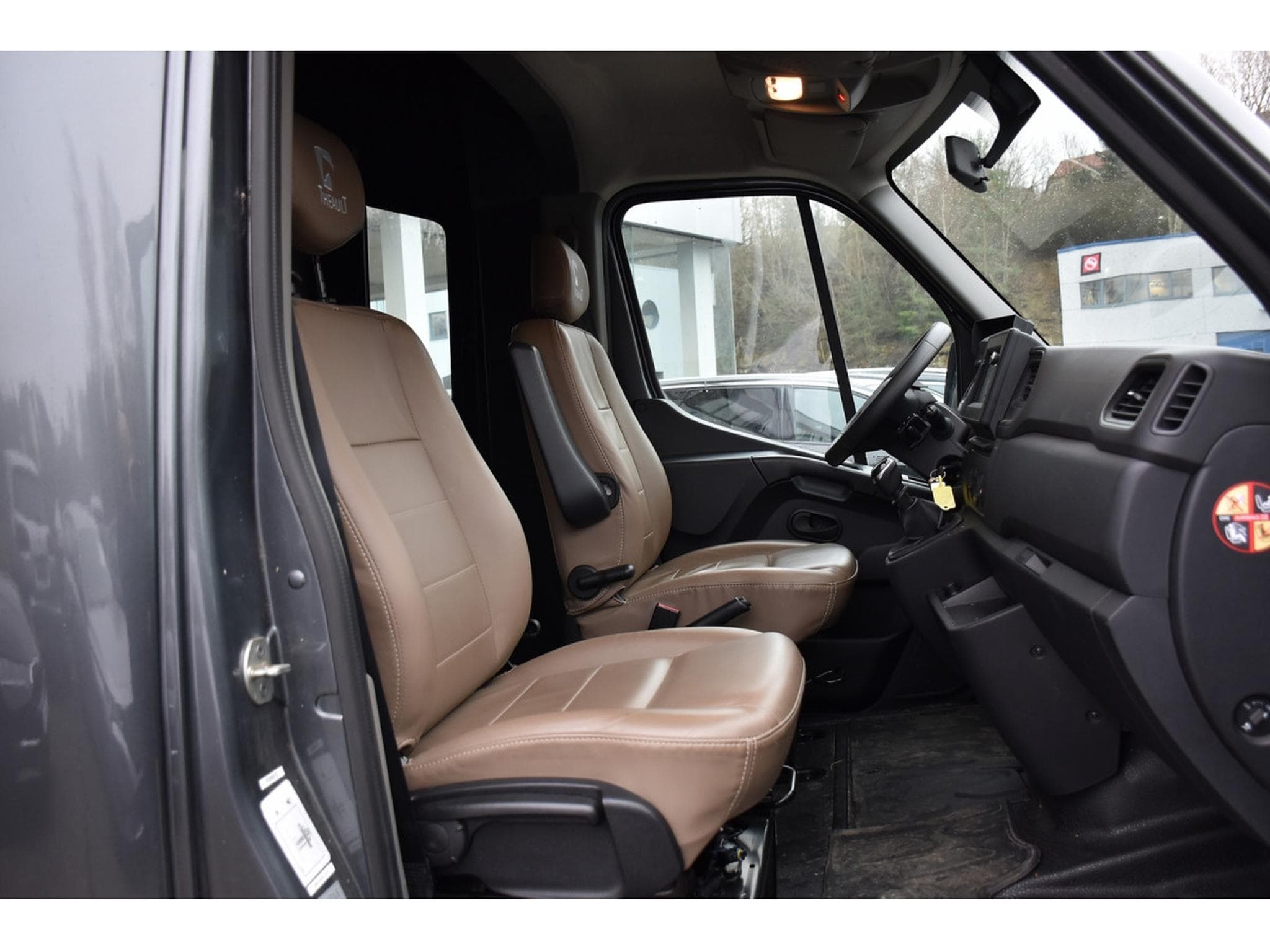 Renault Master Théault 2.3 DCI 5 Pl. 1° MAIN (2020) - Foto 12