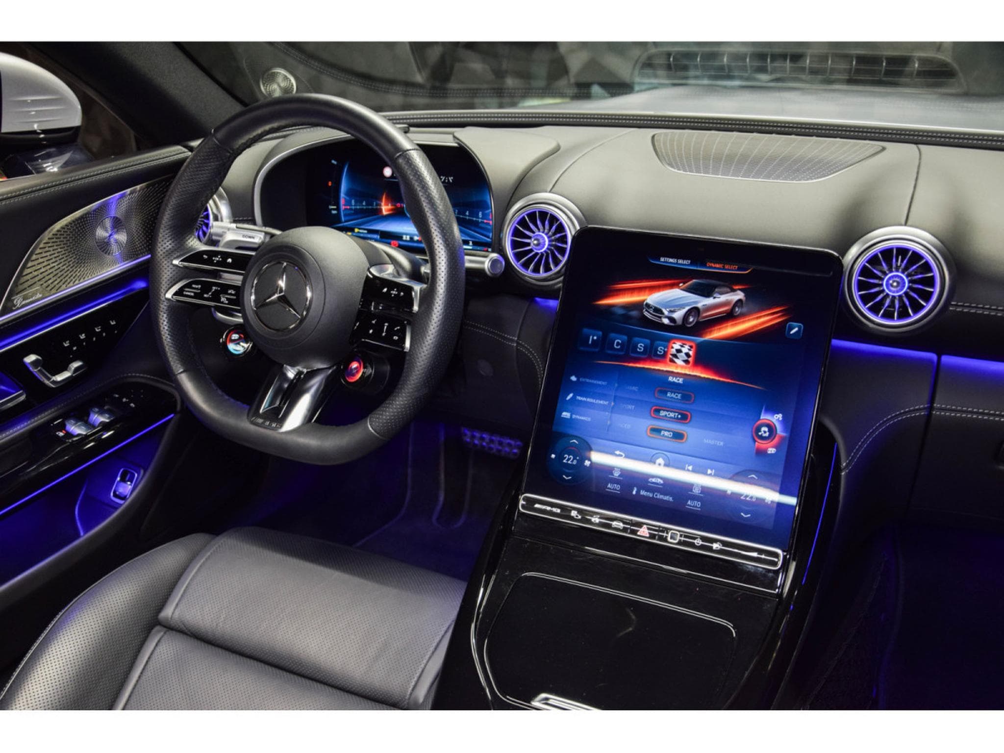 Mercedes SL 63 AMG 4 MATIC + (2023) - Photo 13