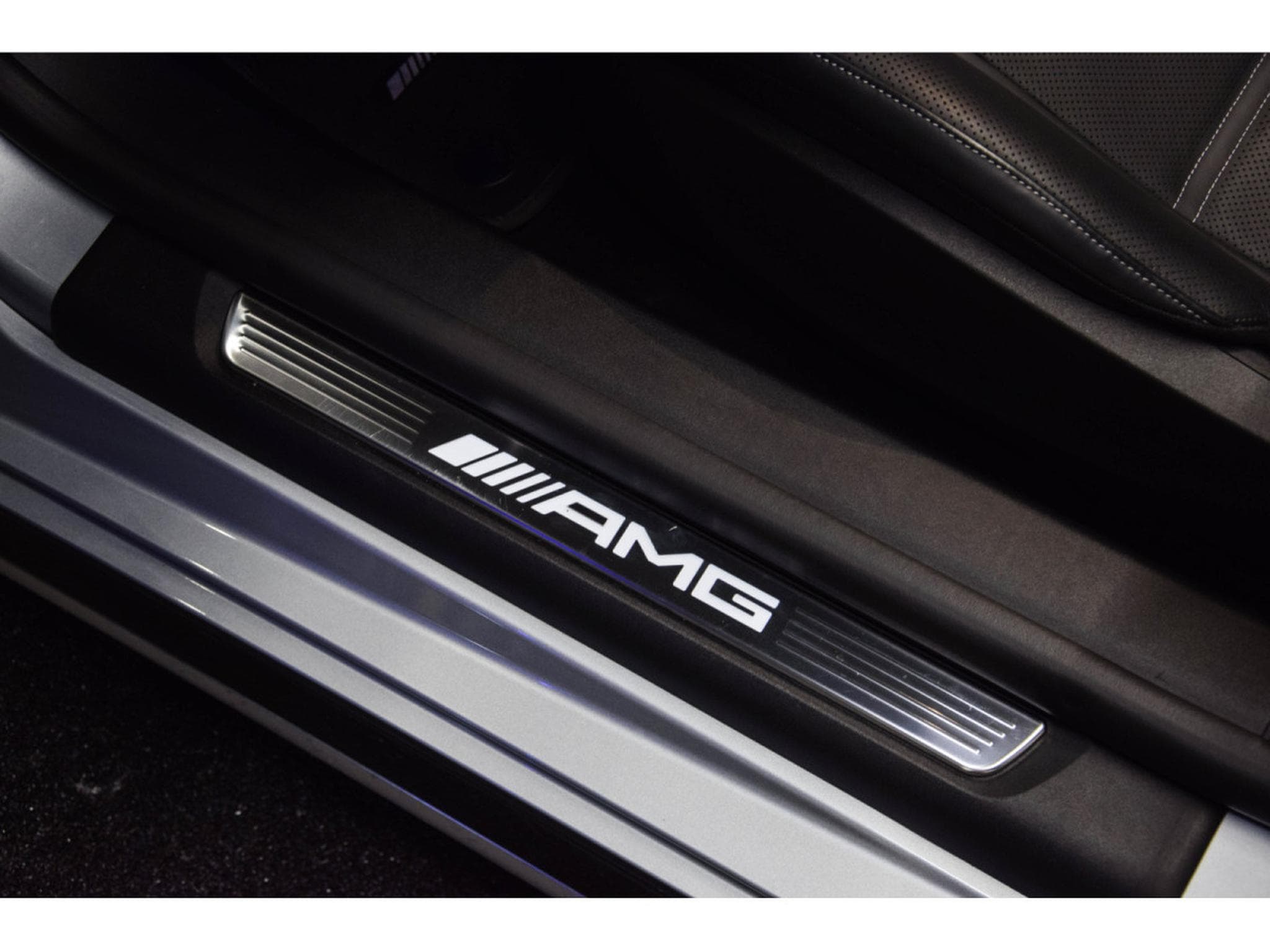 Mercedes SL 63 AMG 4 MATIC + (2023) - Photo 27