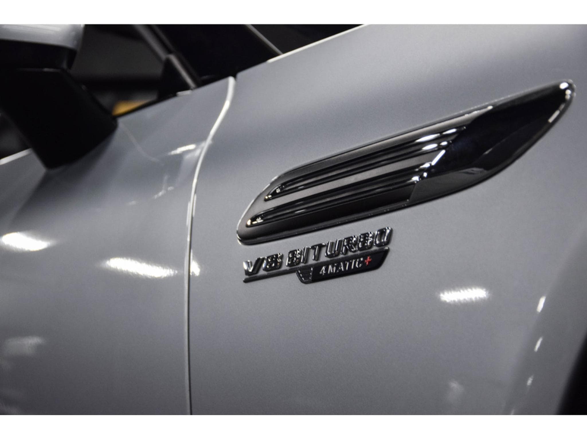 Mercedes SL 63 AMG 4 MATIC + (2023) - Photo 30