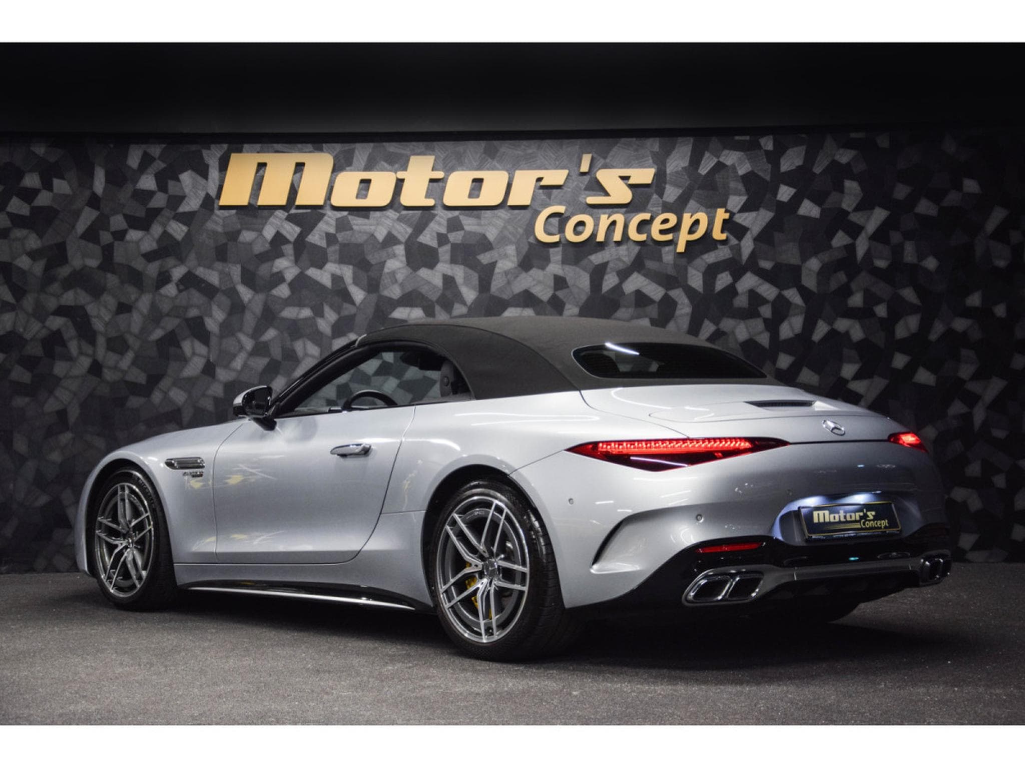 Mercedes SL 63 AMG 4 MATIC + (2023) - Photo 6