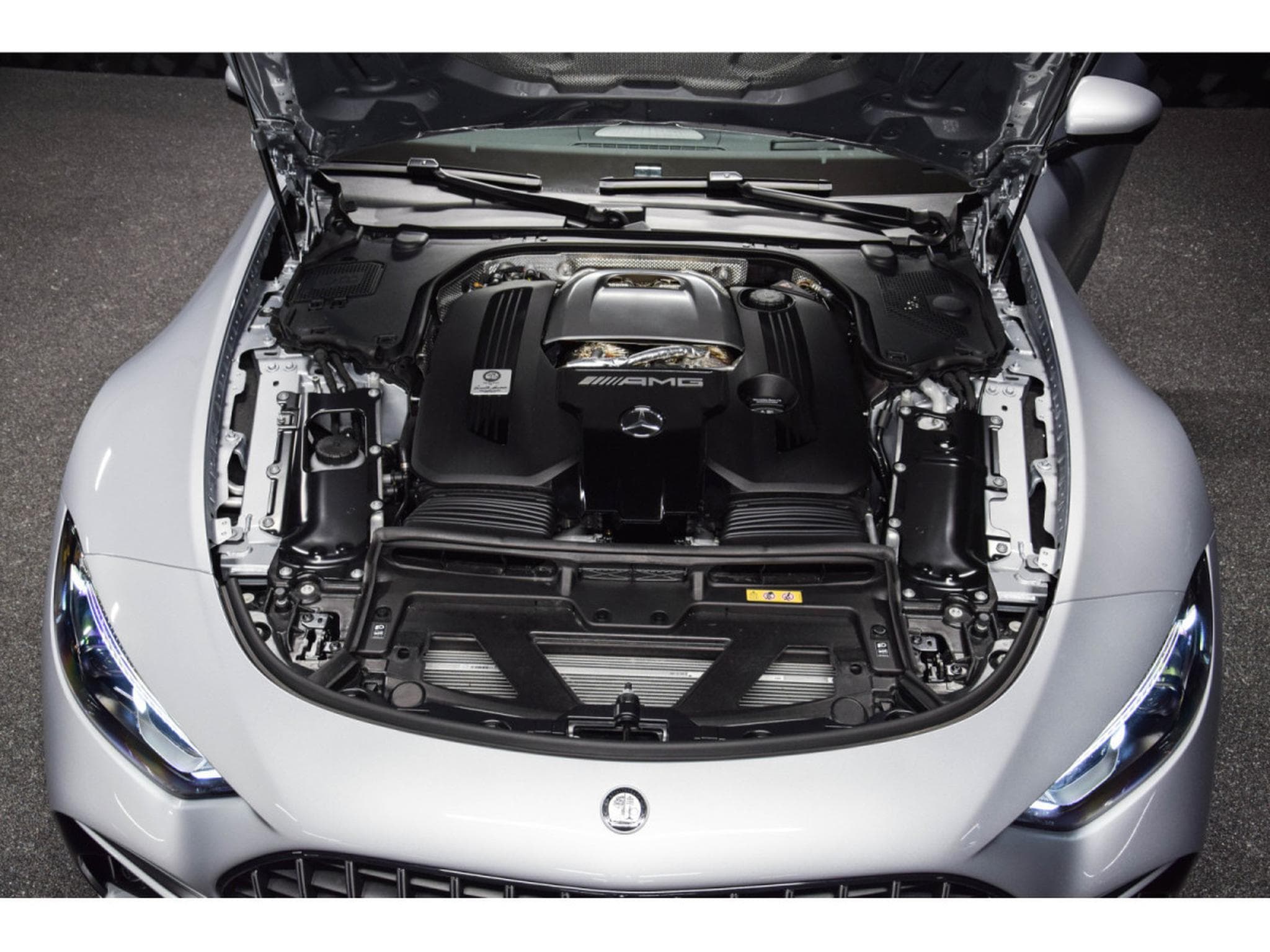 Mercedes SL 63 AMG 4 MATIC + (2023) - Photo 9