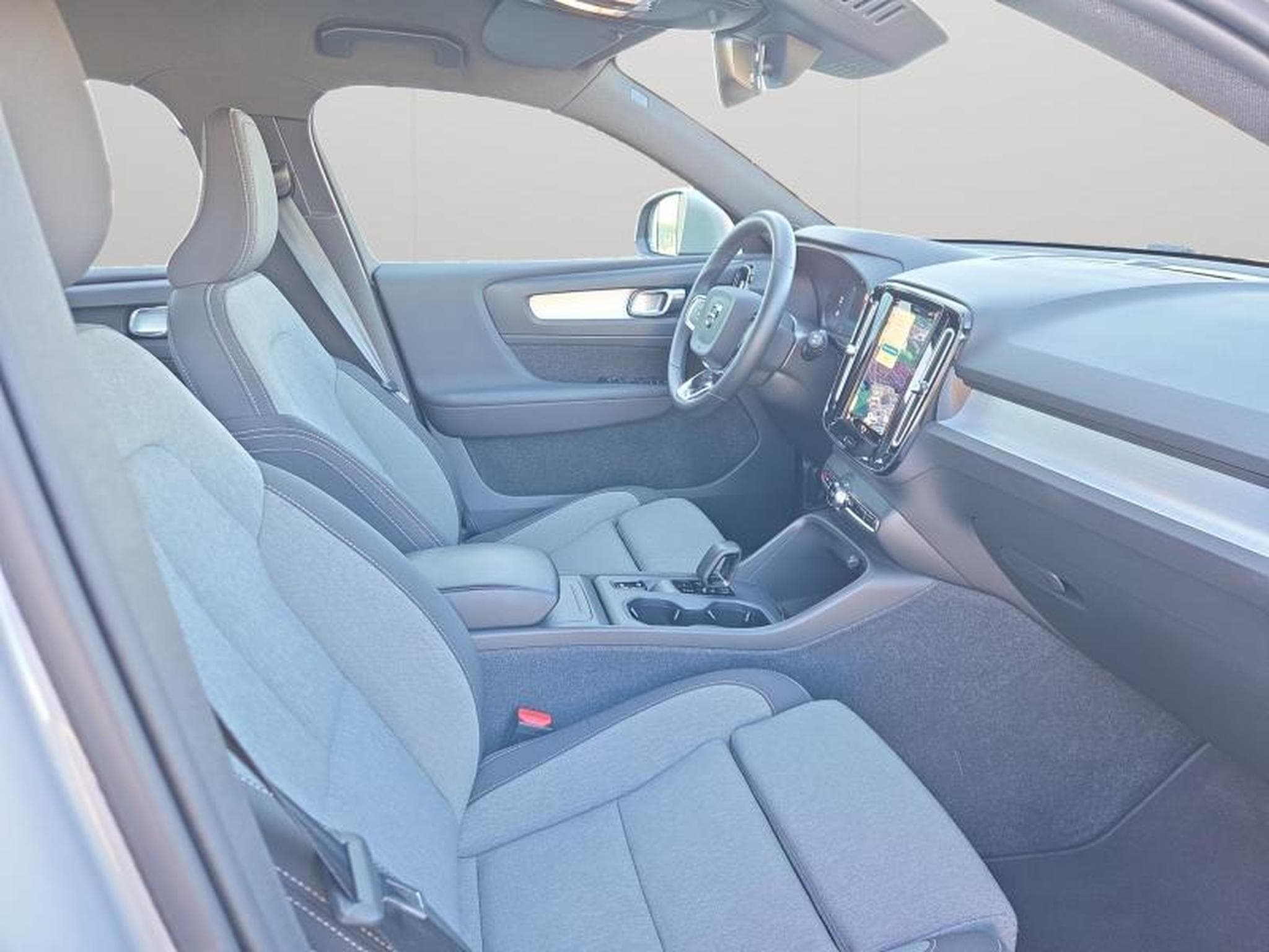 Volvo XC40 B3 Core / Essence (2023) - Foto 15