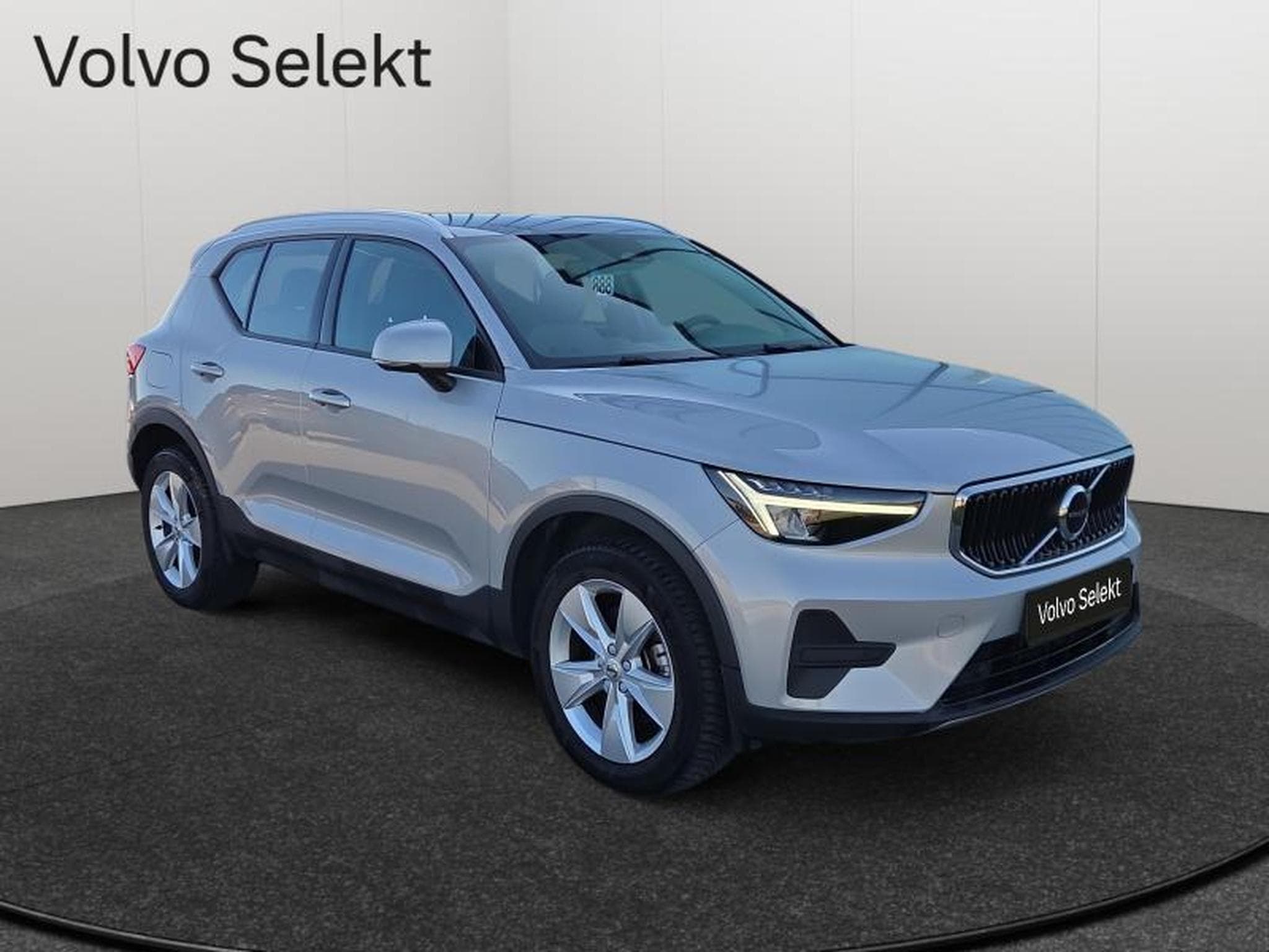 Volvo XC40 B3 Core / Essence (2023) - Foto 8