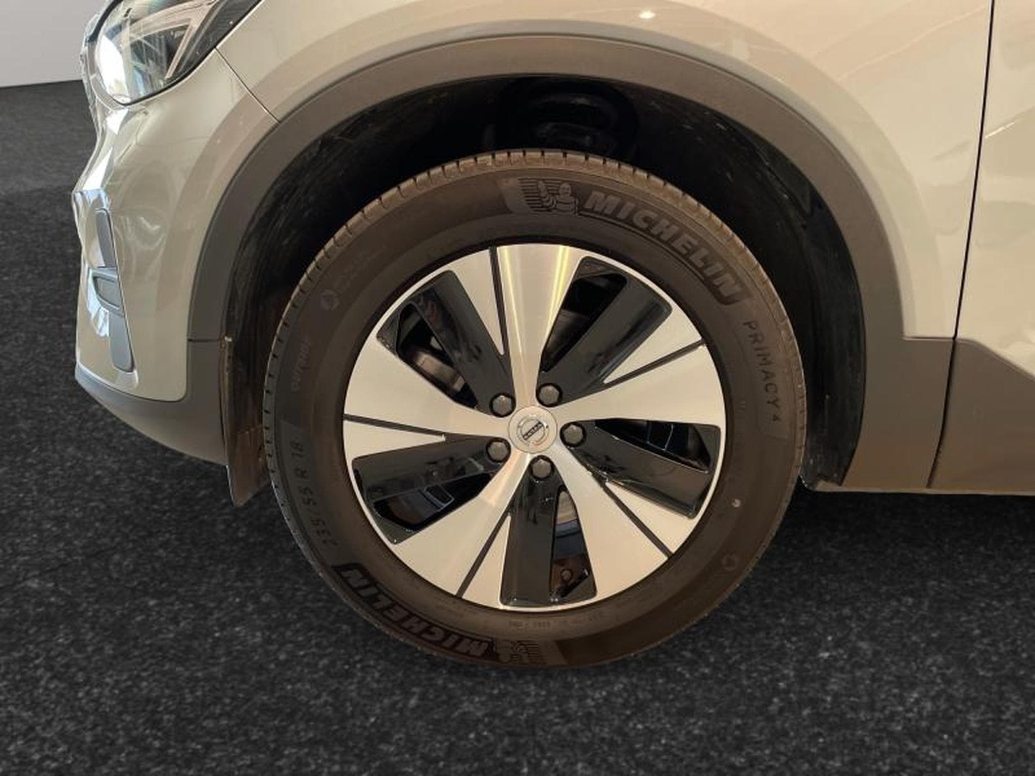 Volvo XC40 B3 Core / Essence (2025) - Foto 14