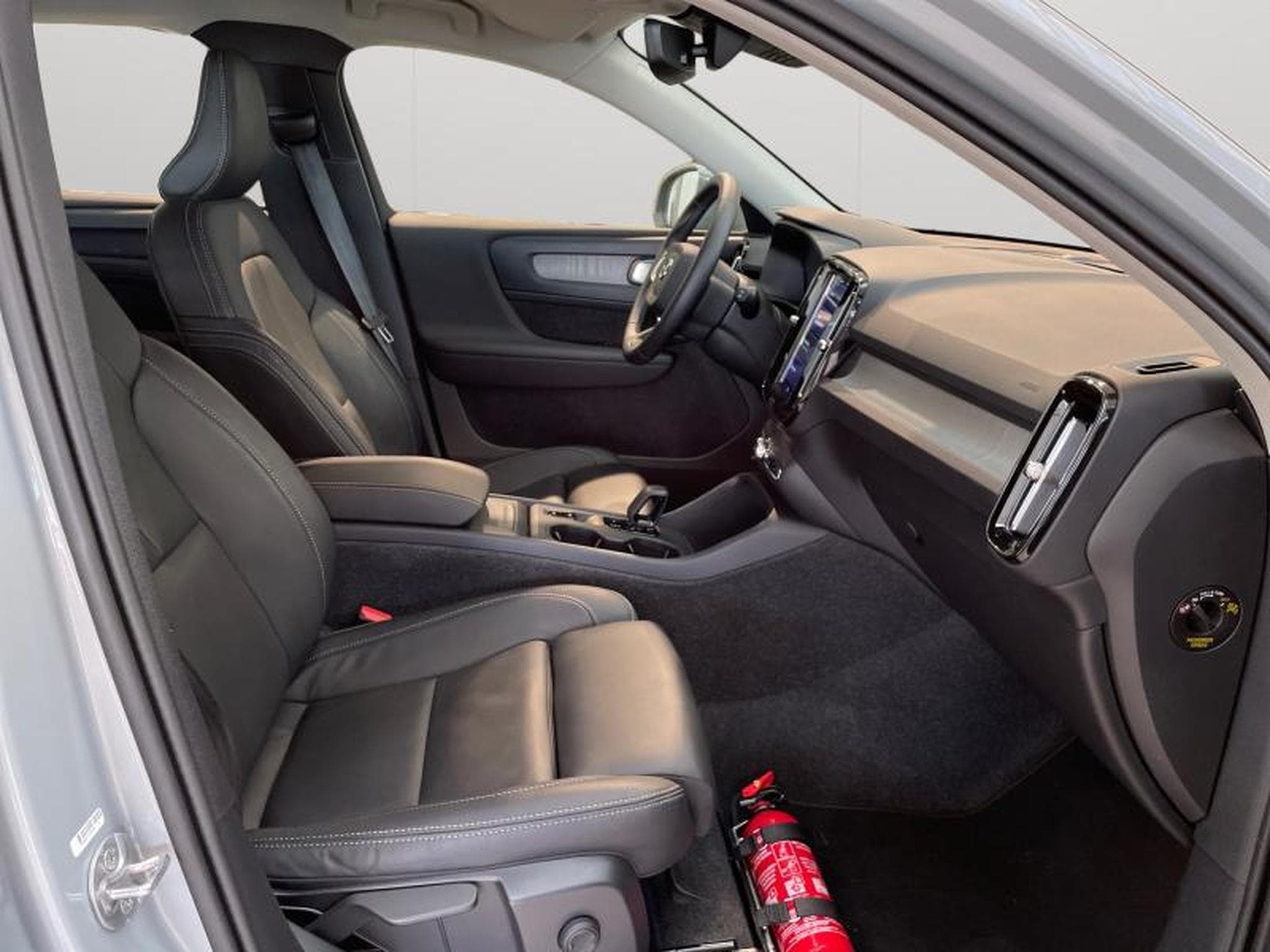 Volvo XC40 B3 Core / Essence (2025) - Foto 15