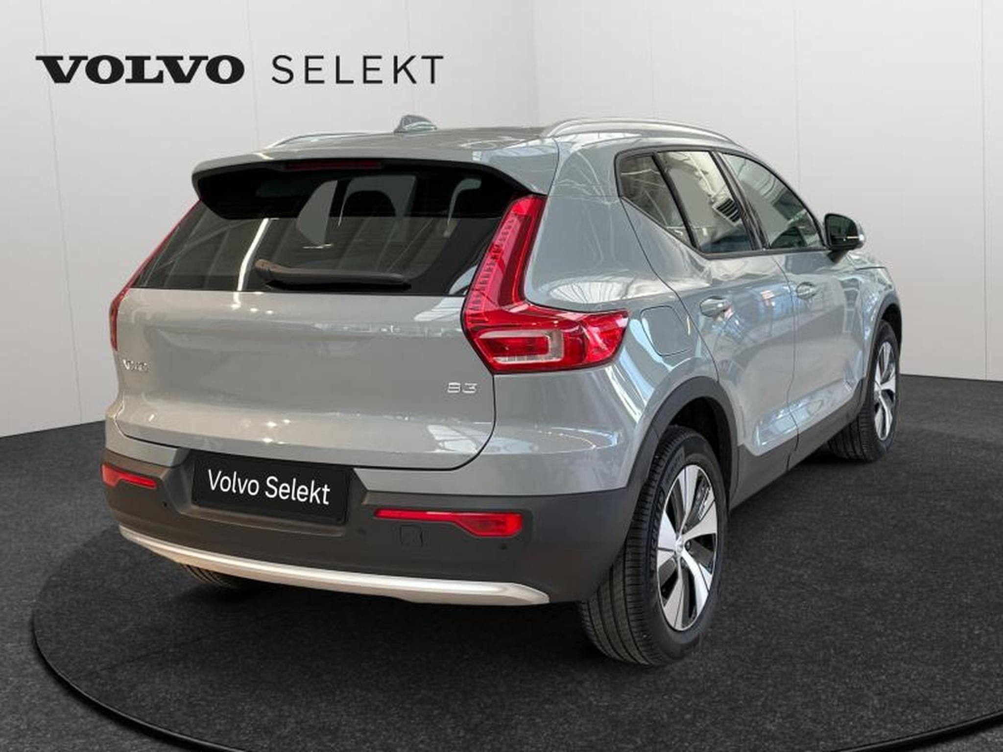 Volvo XC40 B3 Core / Essence (2025) - Foto 2