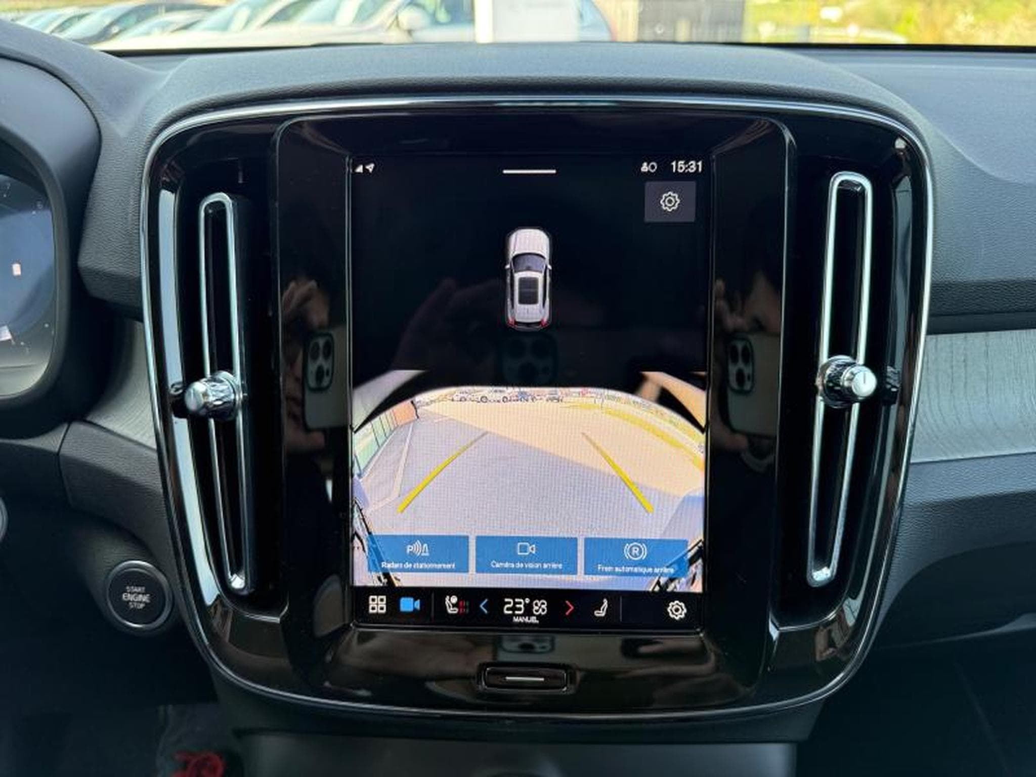 Volvo XC40 B3 Core / Essence (2025) - Foto 17