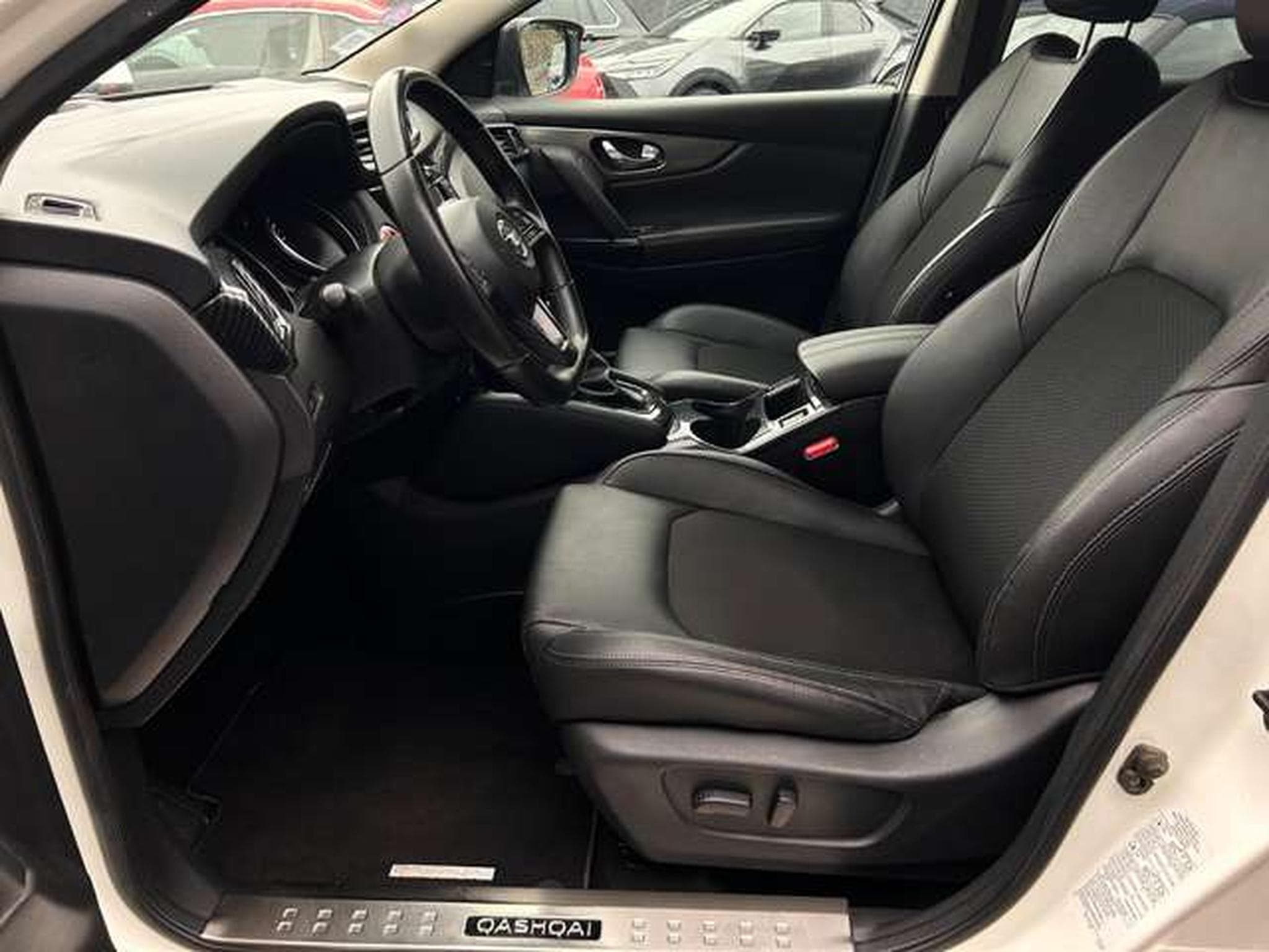 Nissan Qashqai 1.3 DIG-T 160 TEKNA (2019) - Photo 13